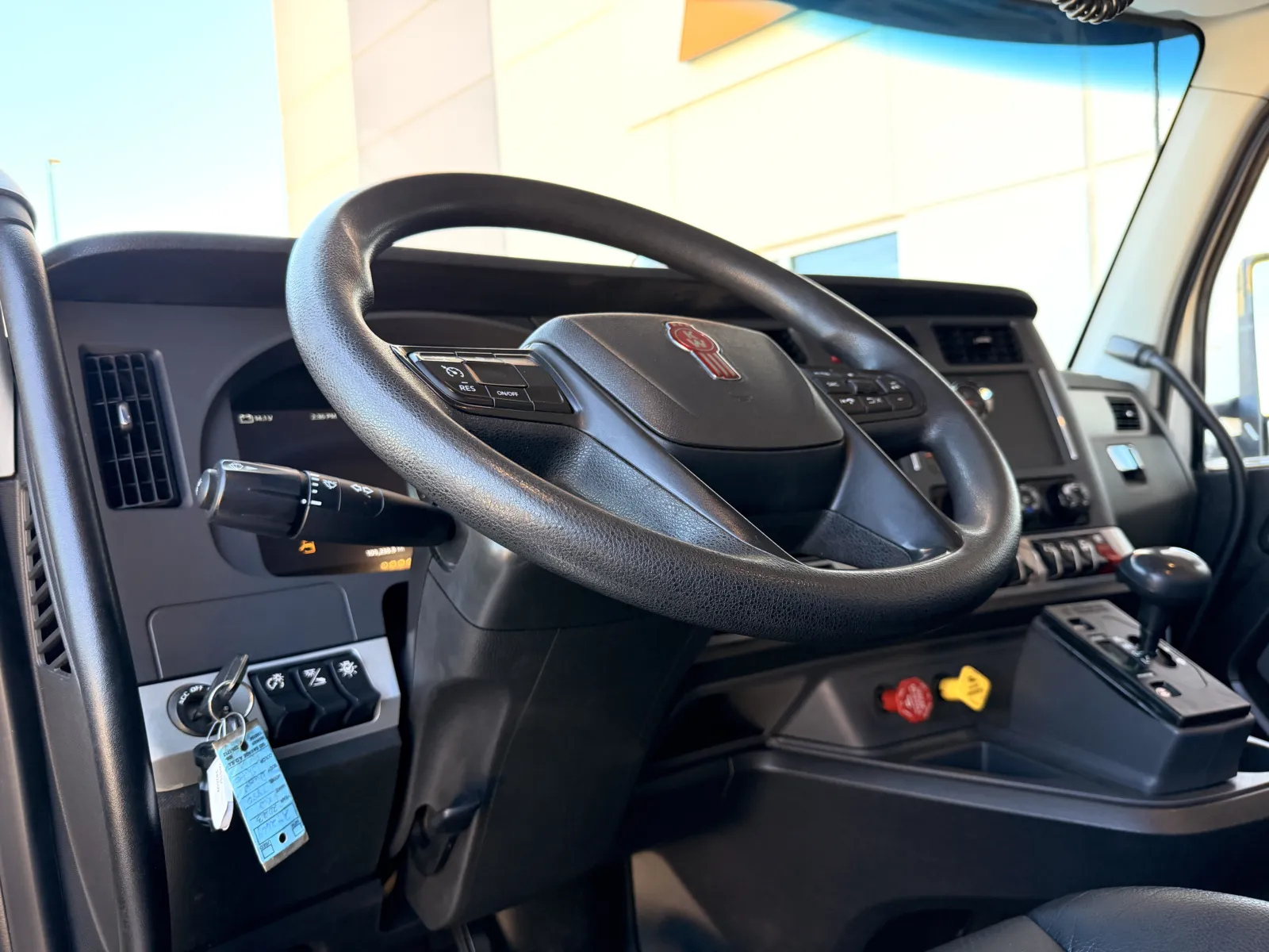 2023 Kenworth T880 in Greer, SC — photo 16