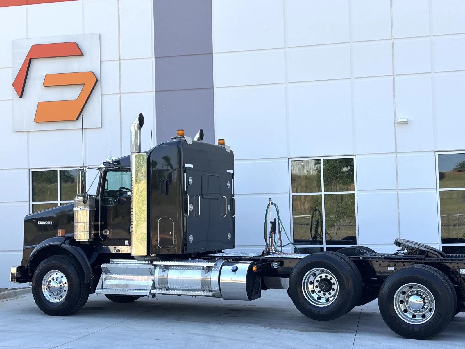 2024 Kenworth T800 in Greer, SC — photo 8