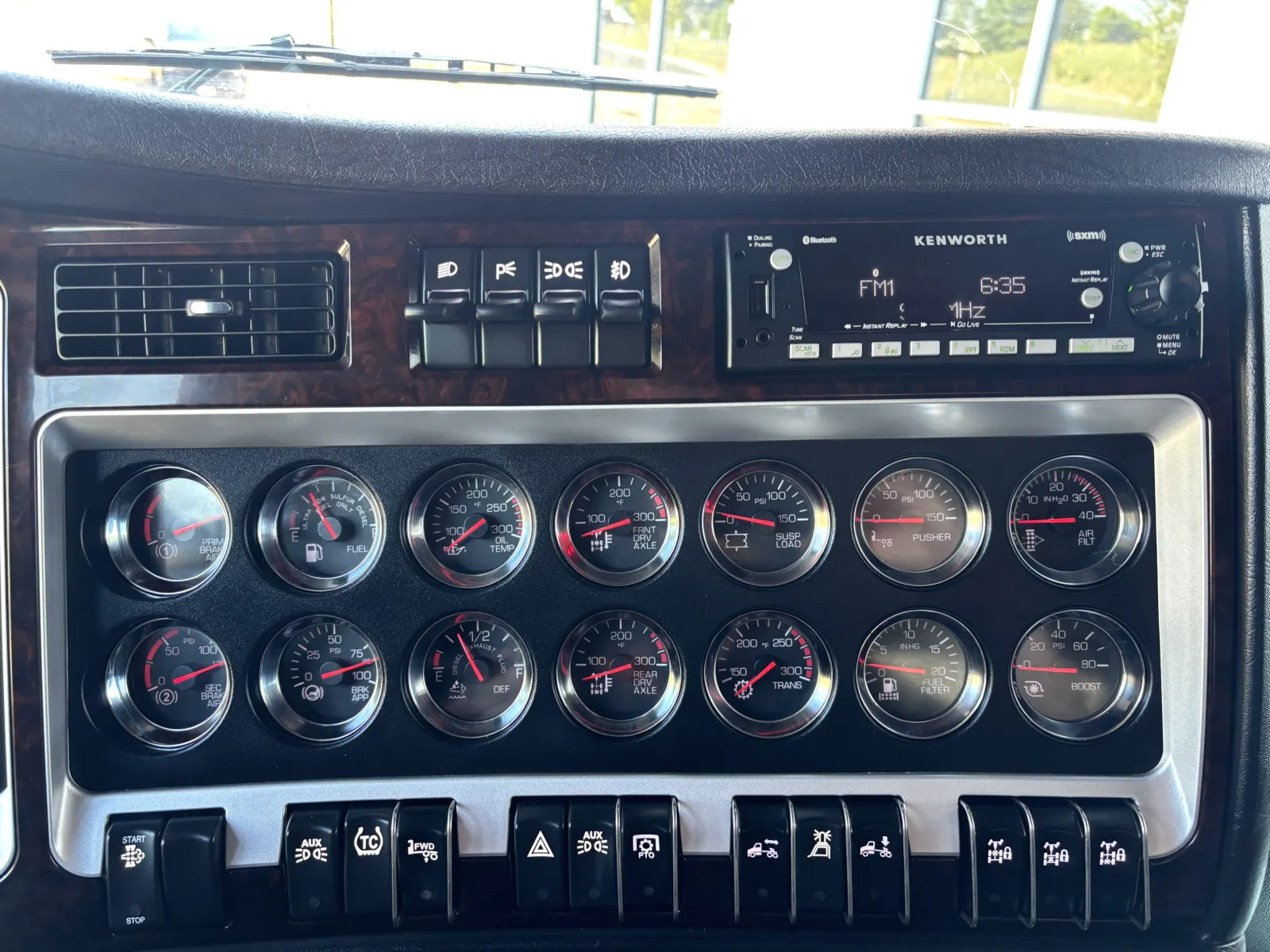2024 Kenworth T800 in Greer, SC — photo 18