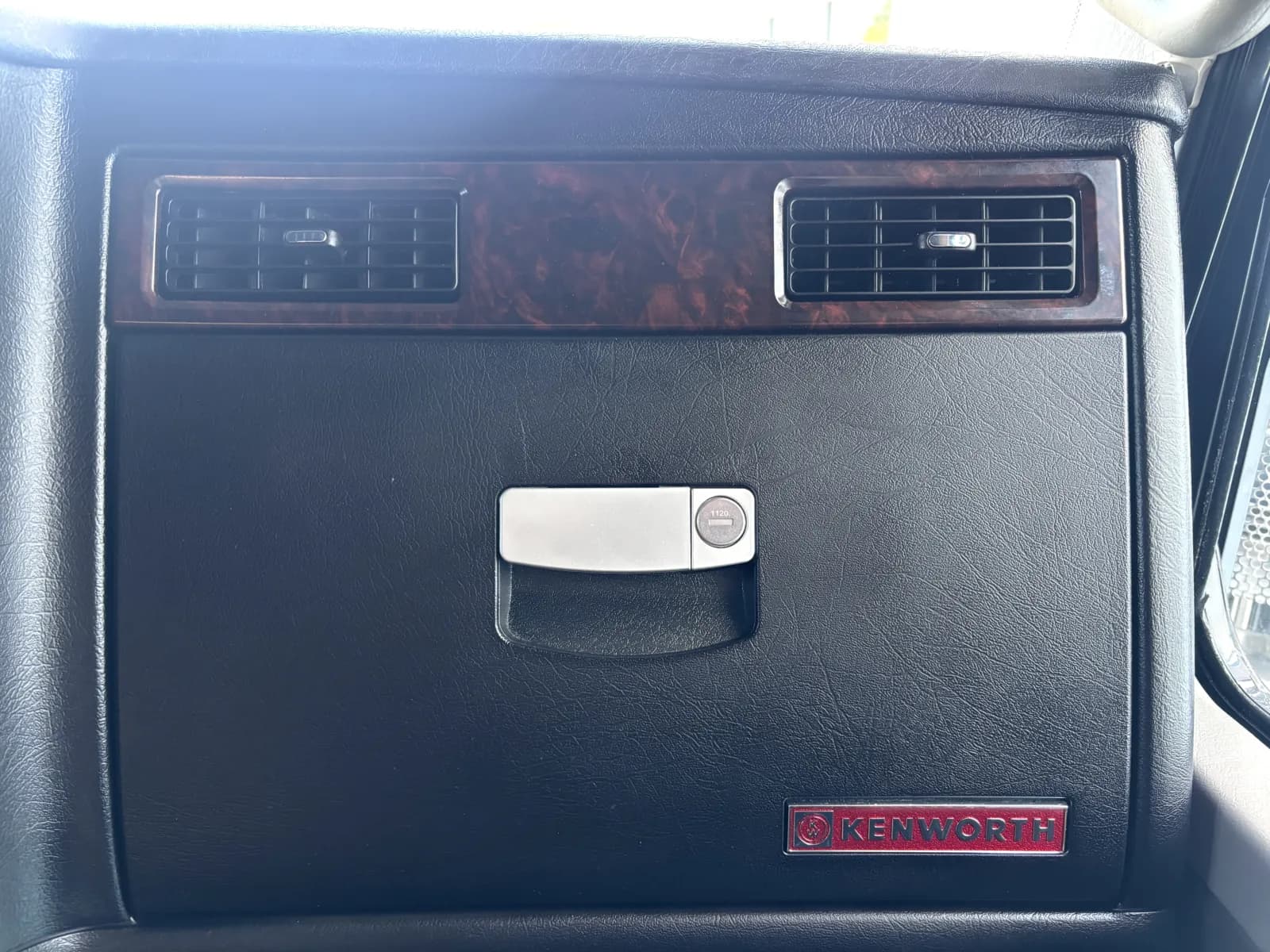 2024 Kenworth T800 in Greer, SC — photo 19
