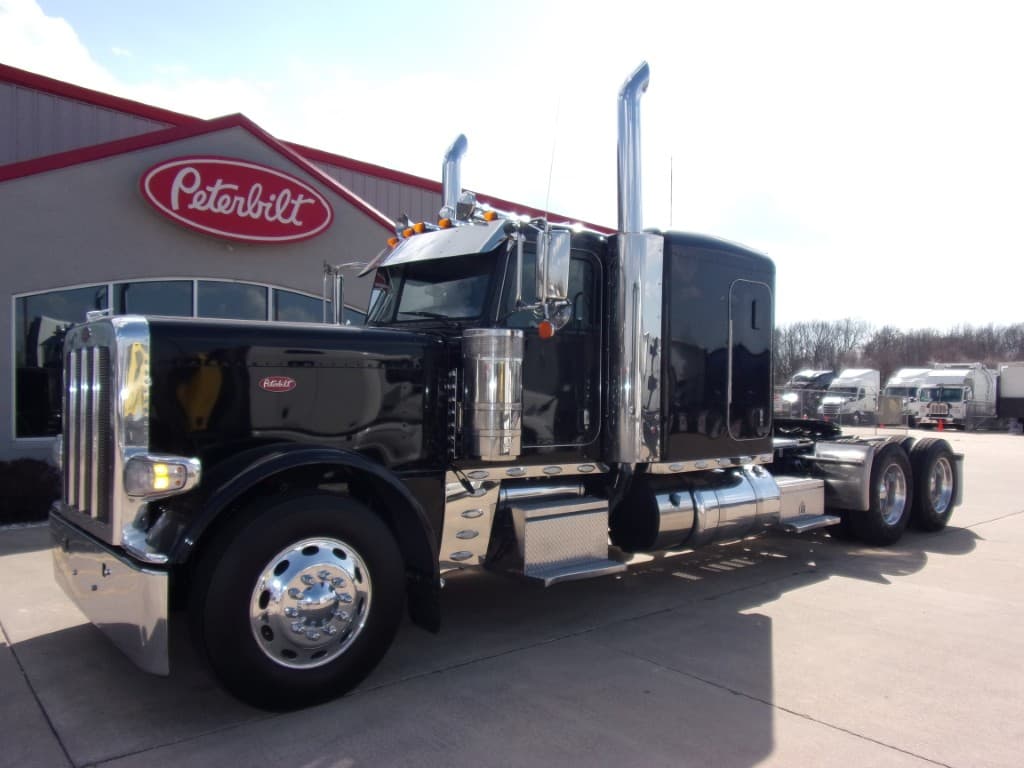 2019 PETERBILT 389