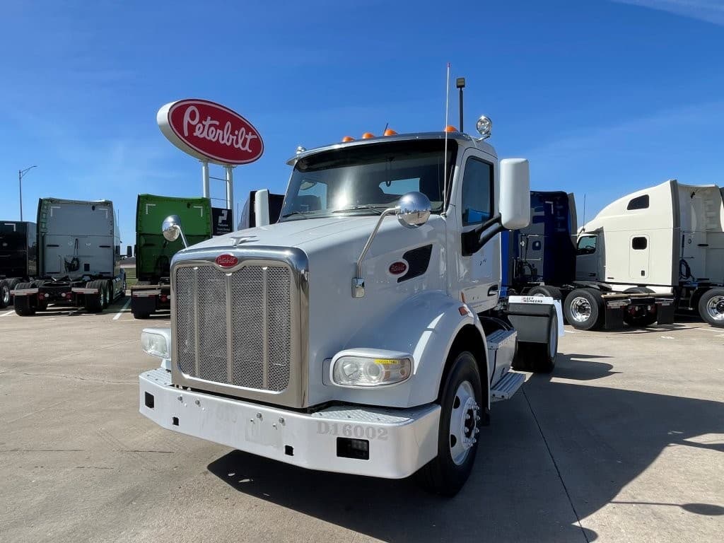 2016 PETERBILT 567