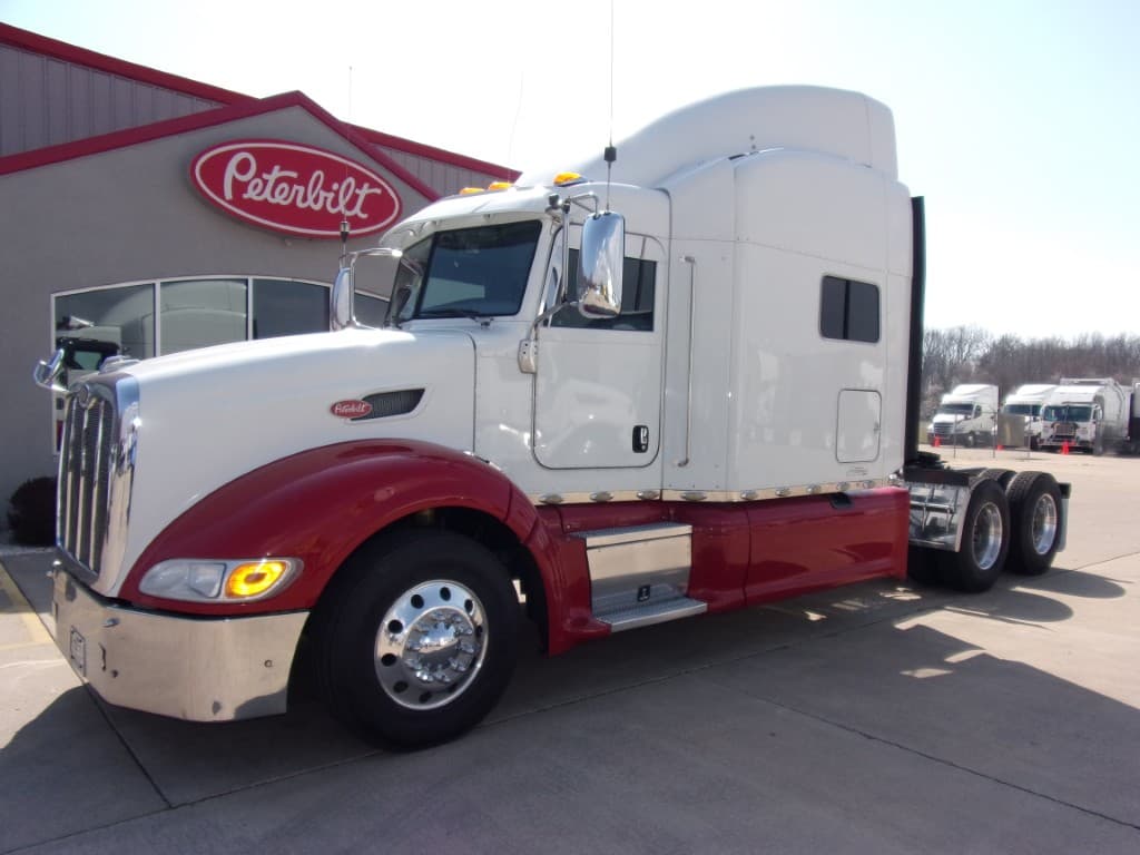 2016 PETERBILT 386
