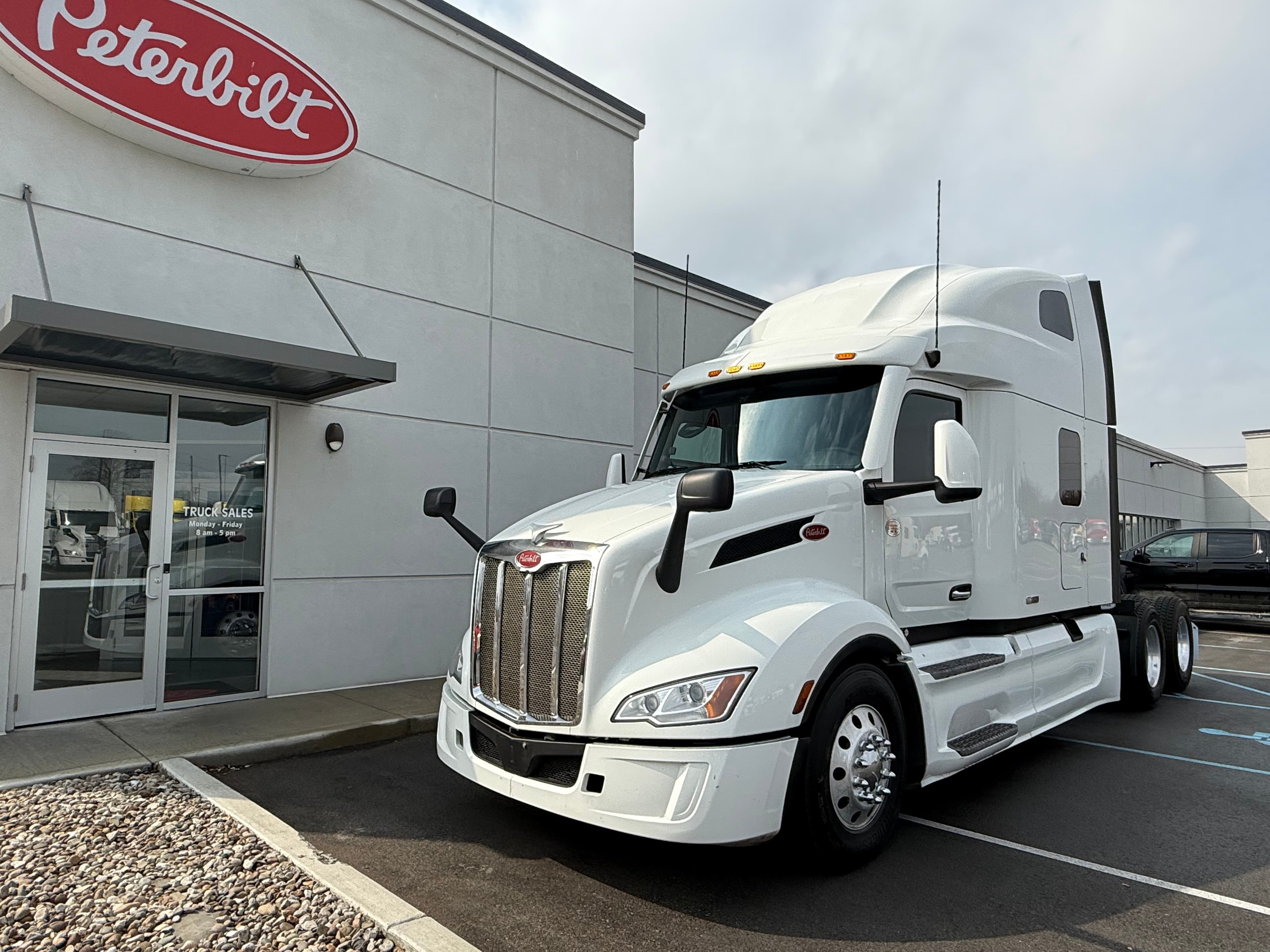 2024 PETERBILT 579