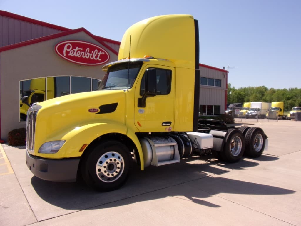 2021 PETERBILT 579