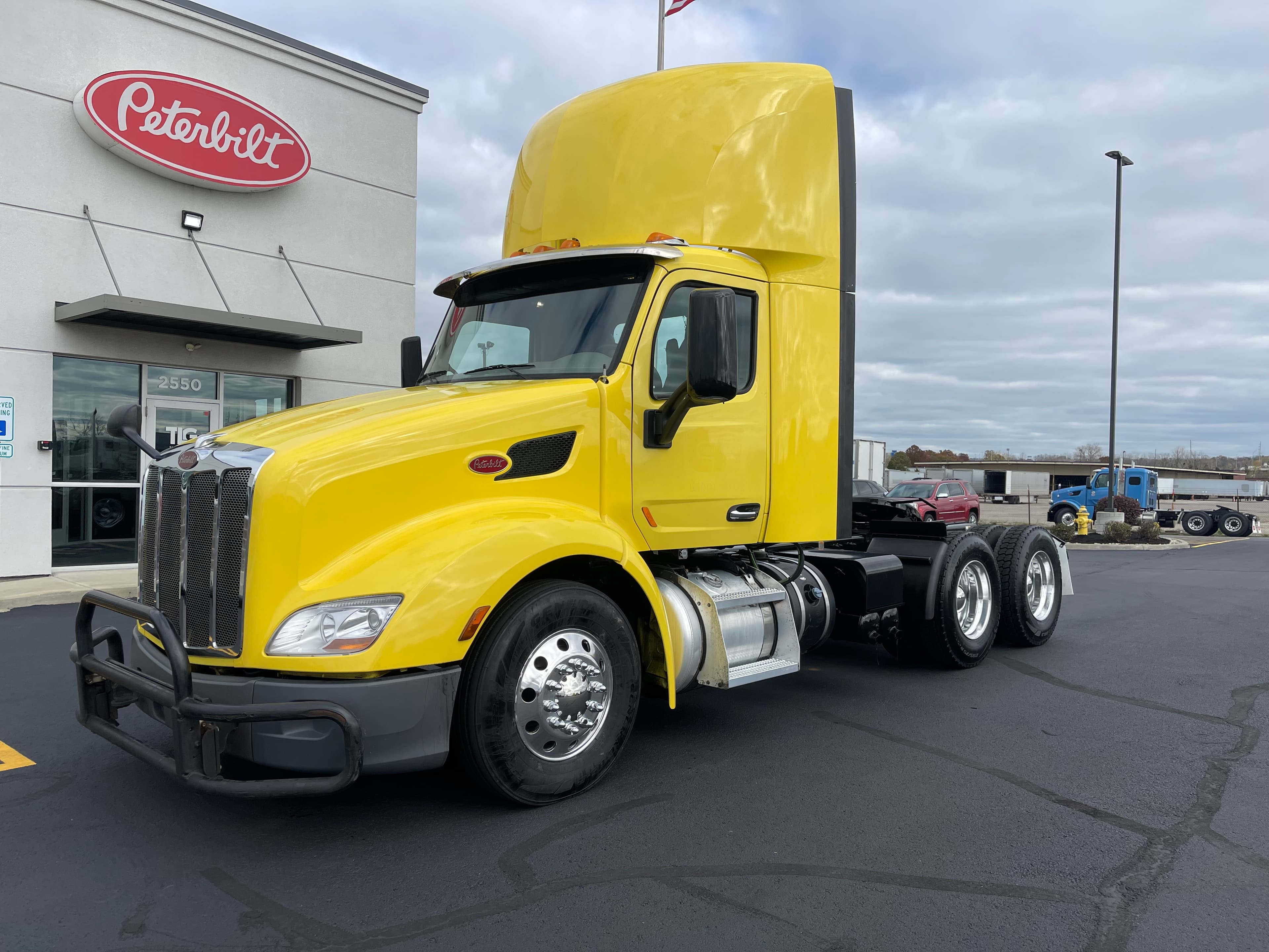 2021 PETERBILT 579
