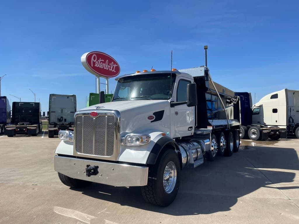 2025 PETERBILT 567