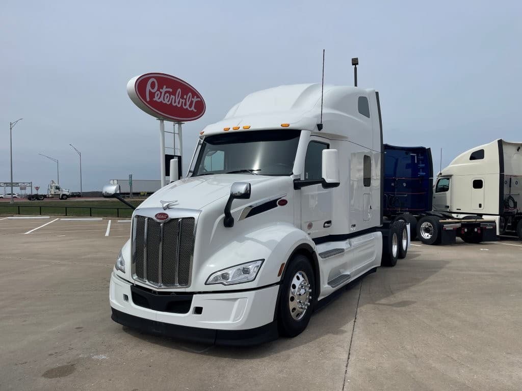 2025 PETERBILT 579