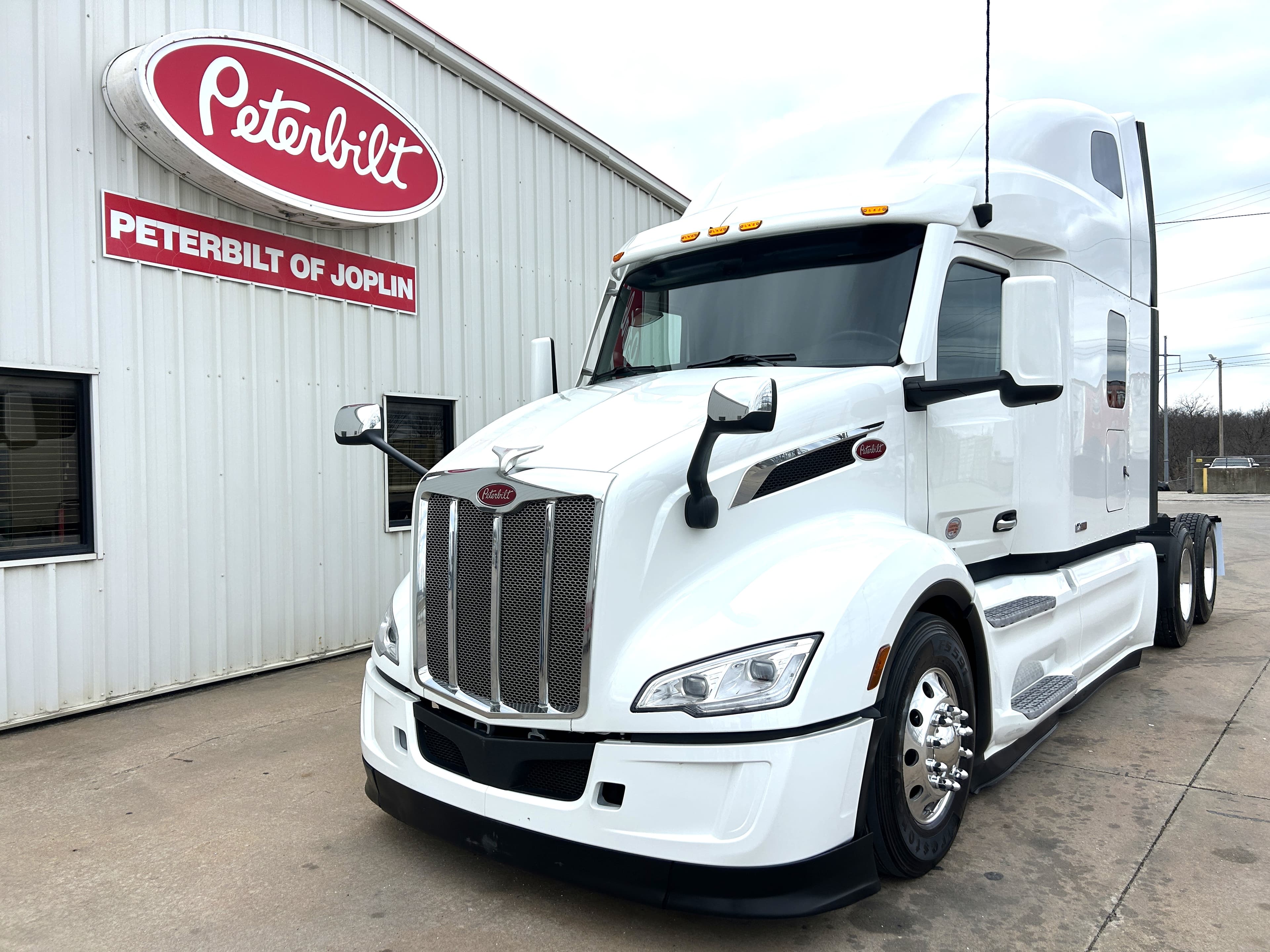2025 PETERBILT 579