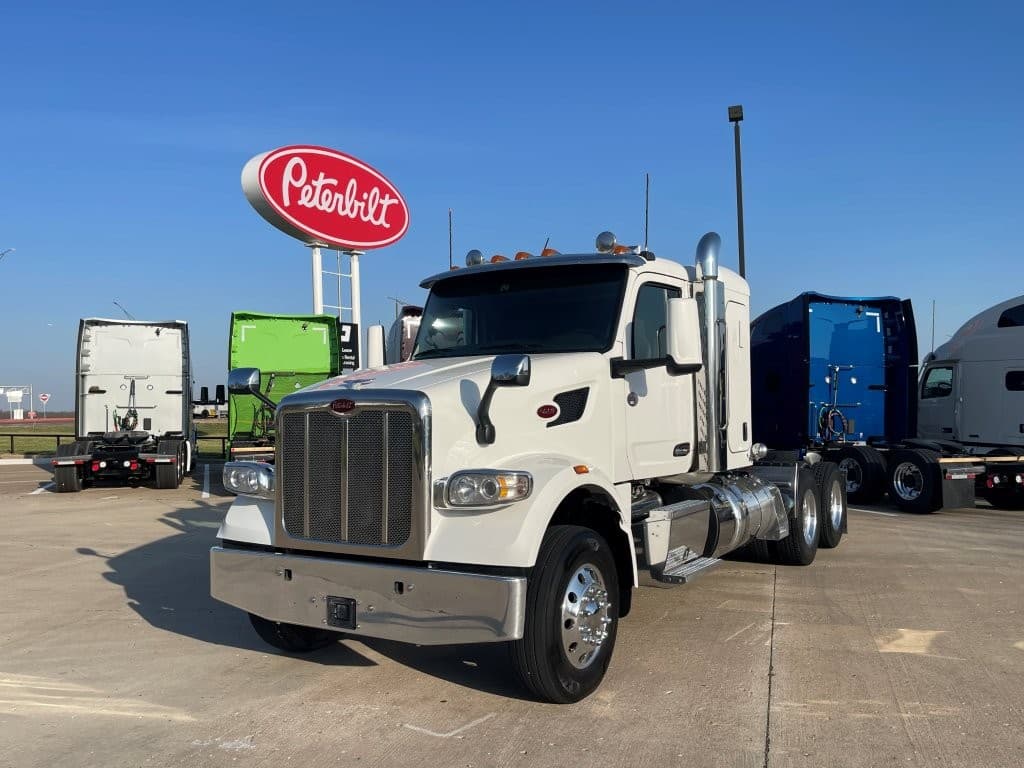 2022 PETERBILT 567