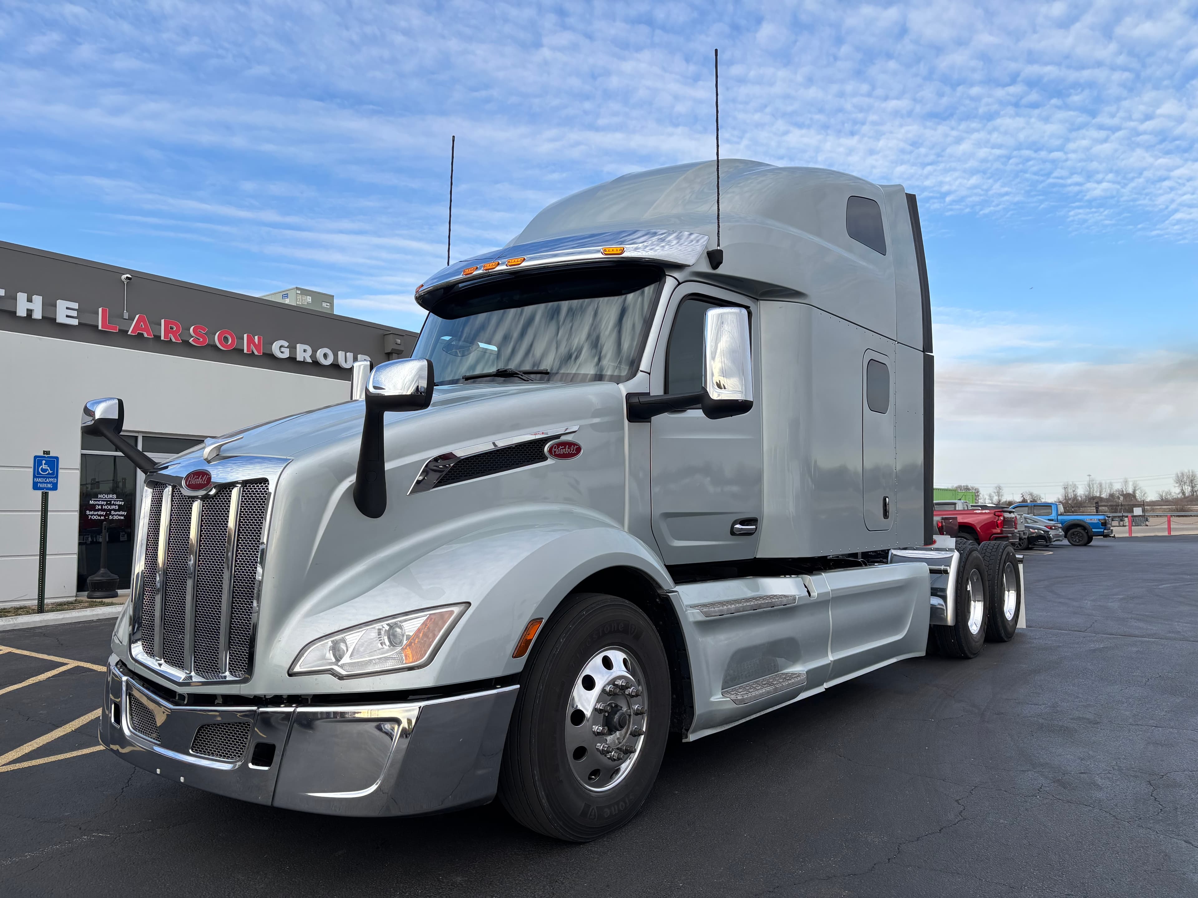 2023 PETERBILT 579