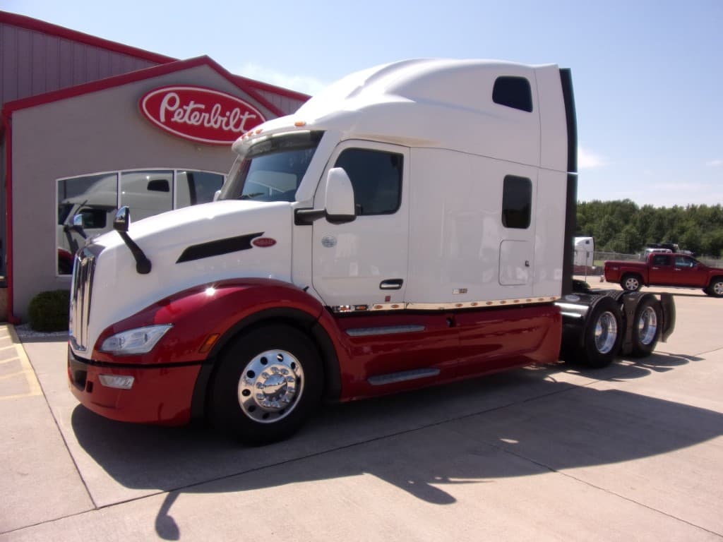 2023 PETERBILT 579