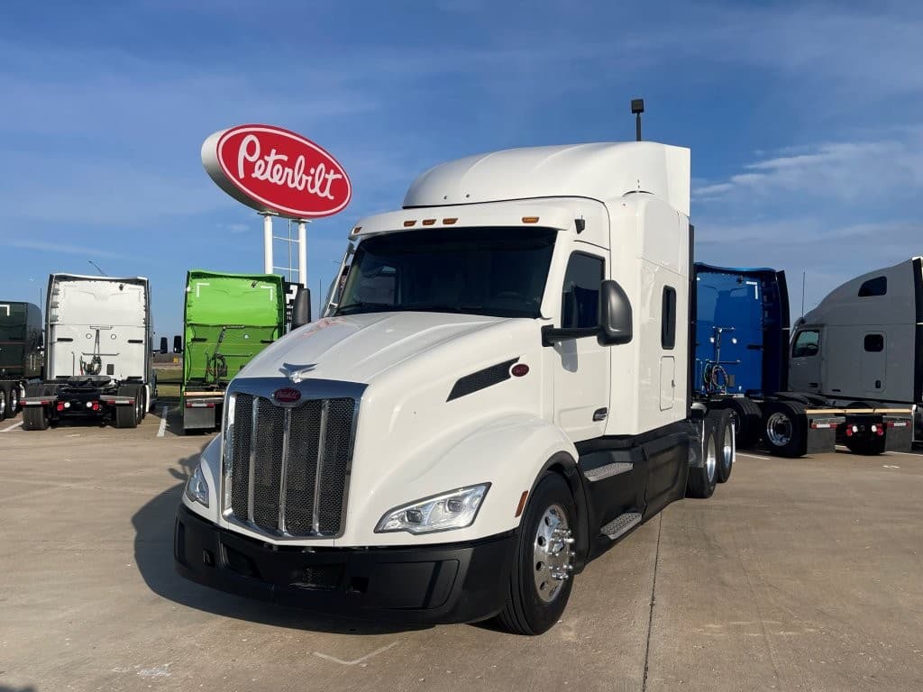 2023 PETERBILT 579