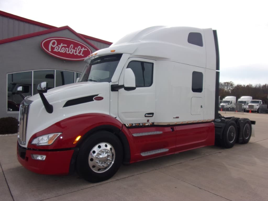 2023 PETERBILT 579