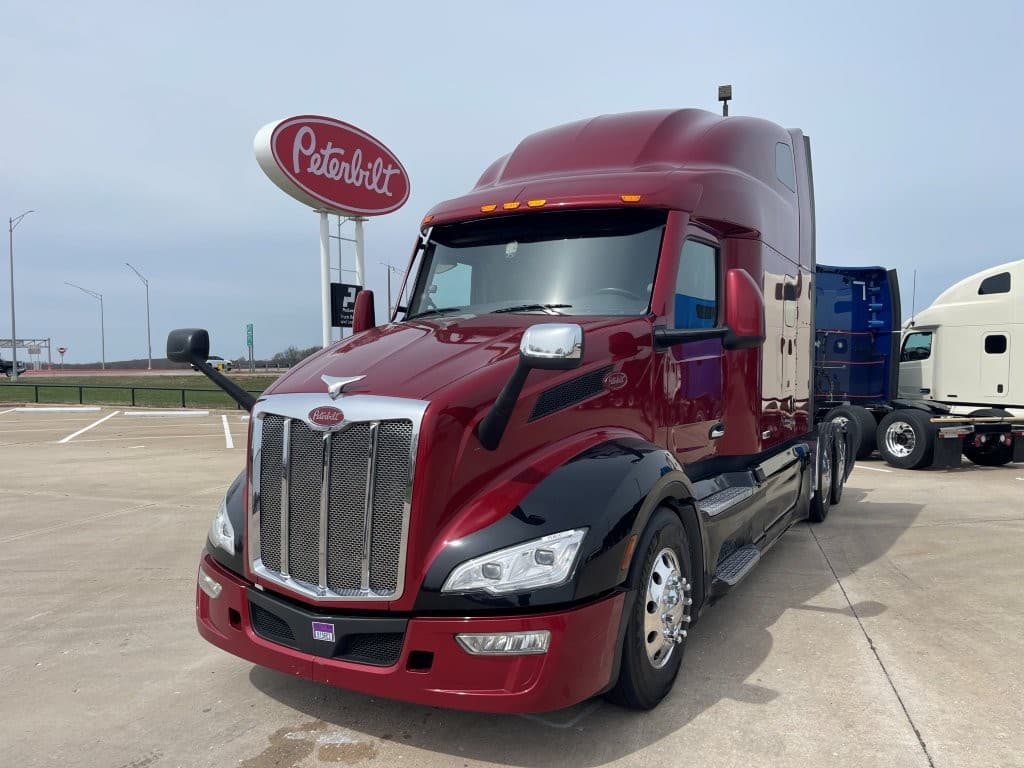 2023 PETERBILT 579