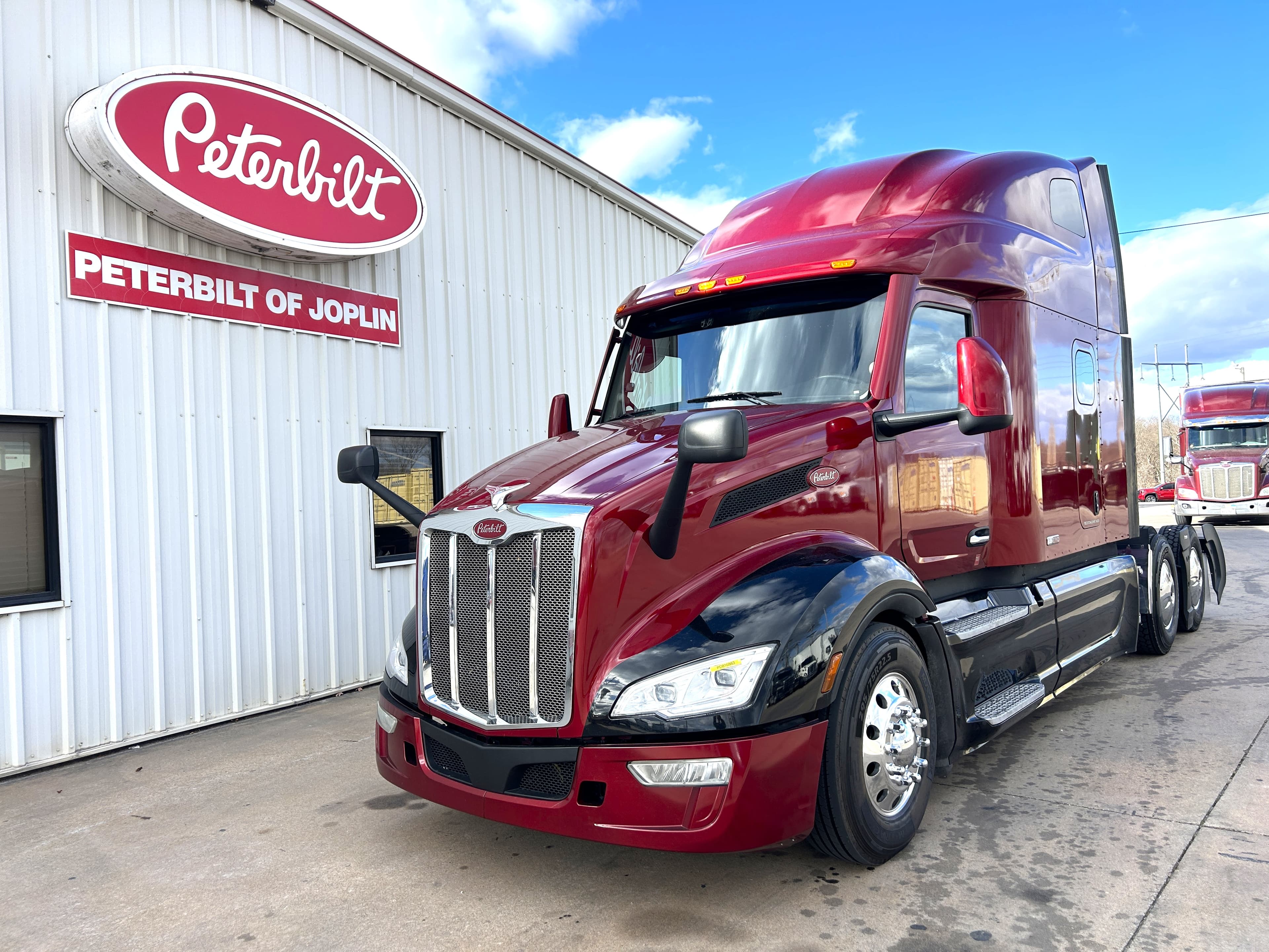 2023 PETERBILT 579