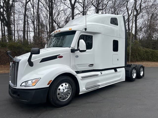 2023 Peterbilt 579