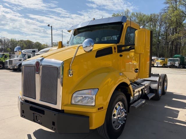 2019 KENWORTH T880