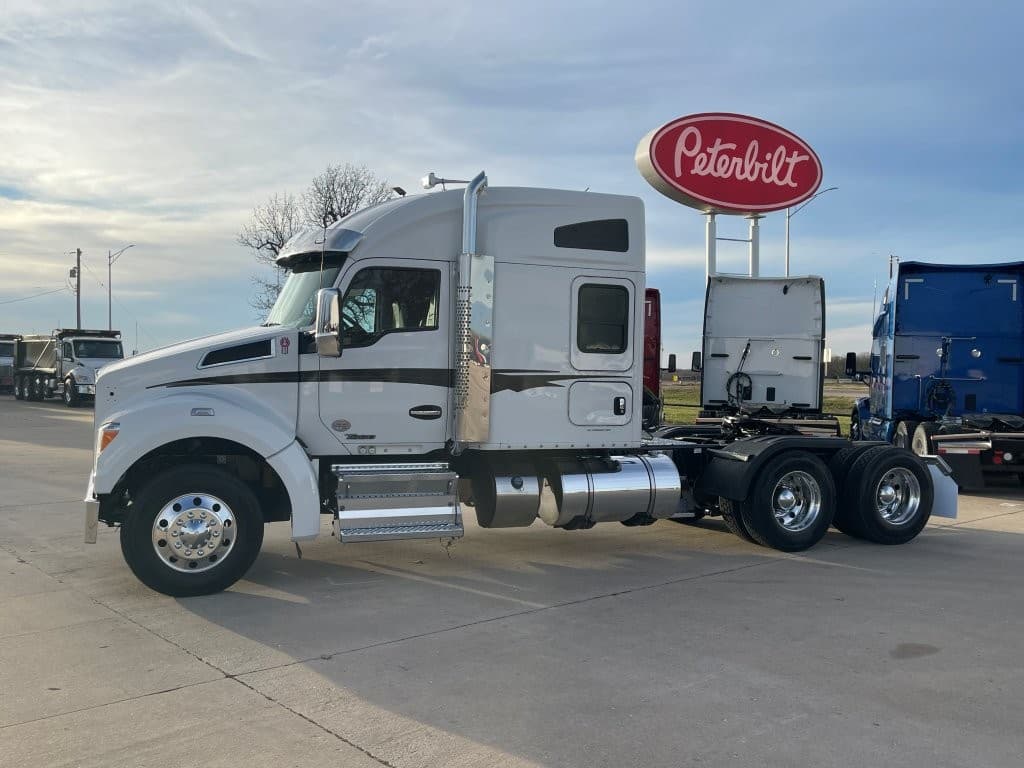 2020 KENWORTH T880