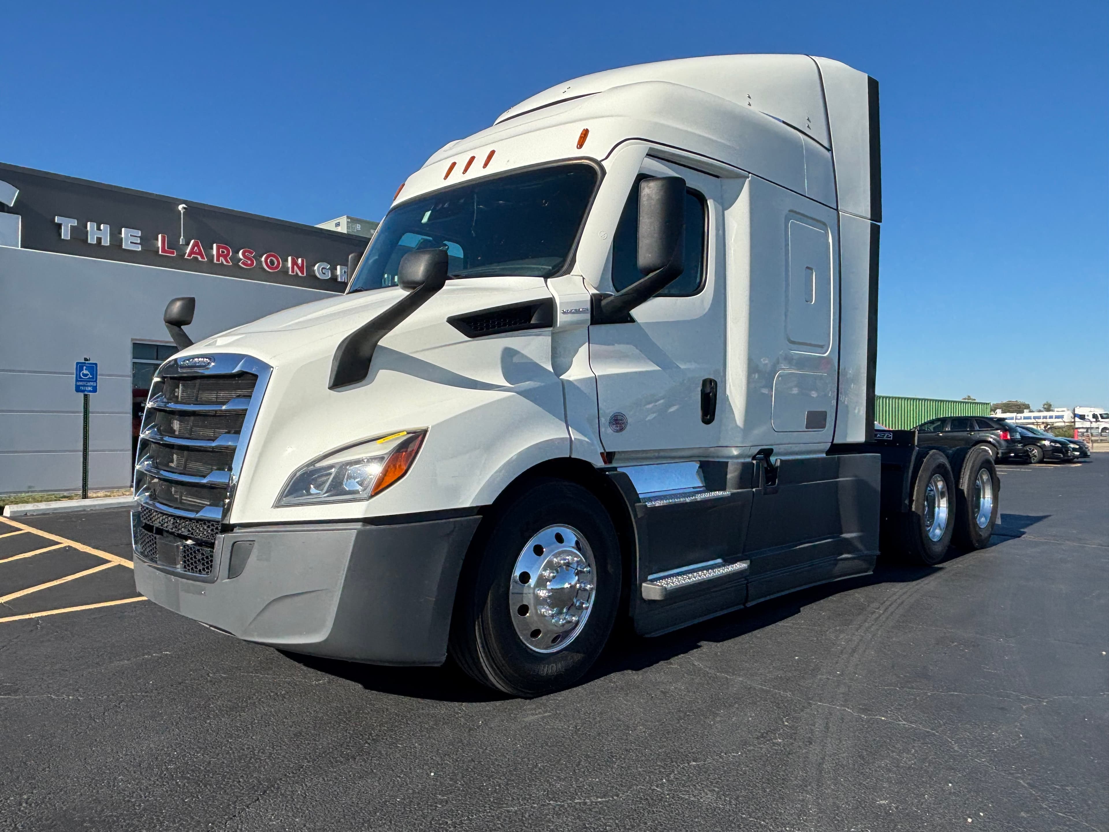 2022 FREIGHTLINER CASCADIA 116