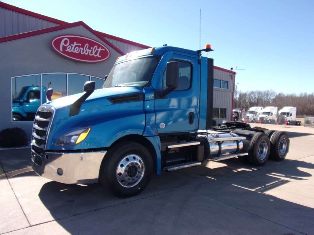 2022 FREIGHTLINER CASCADIA 126