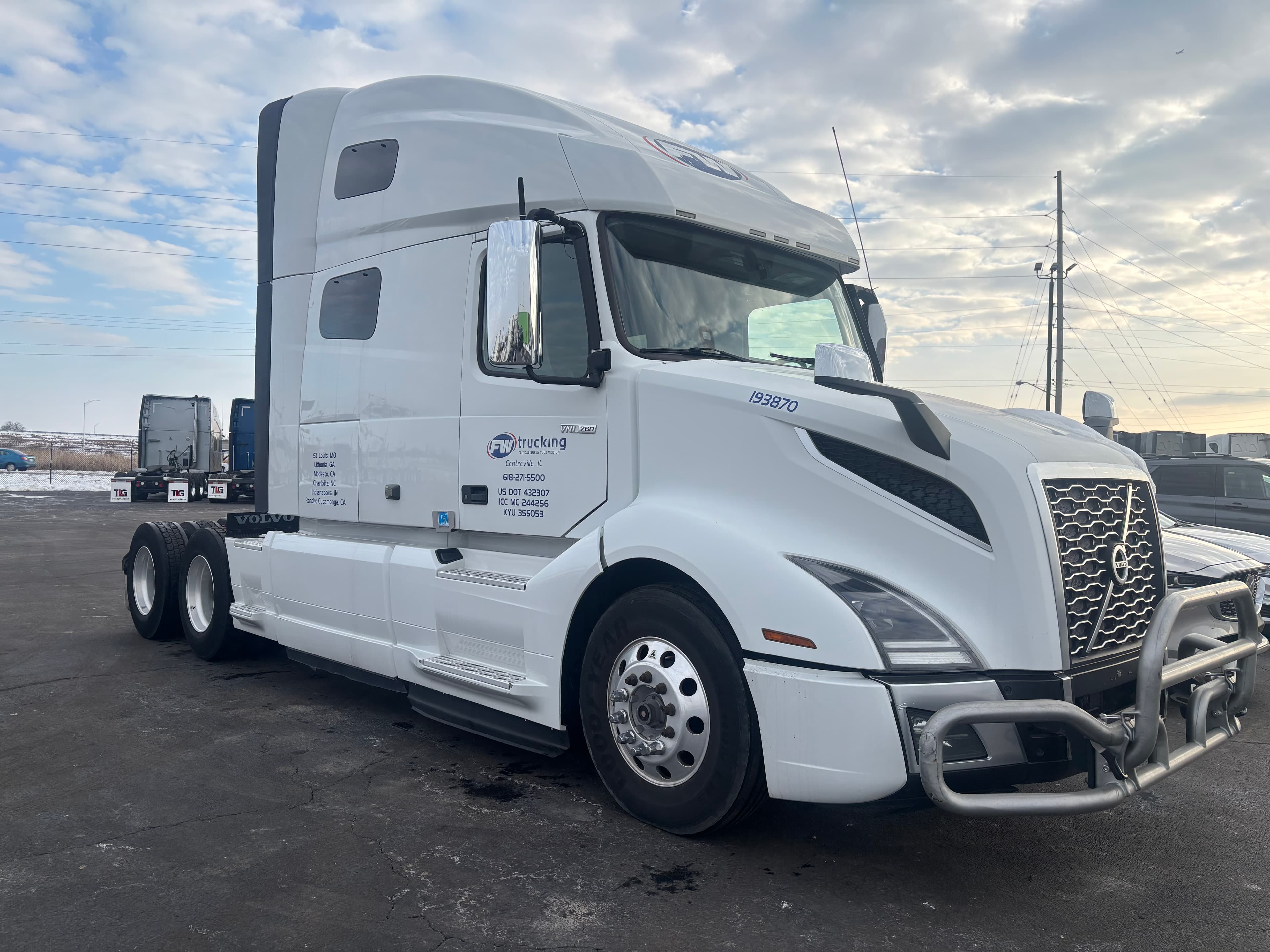 2019 VOLVO VNL64T760