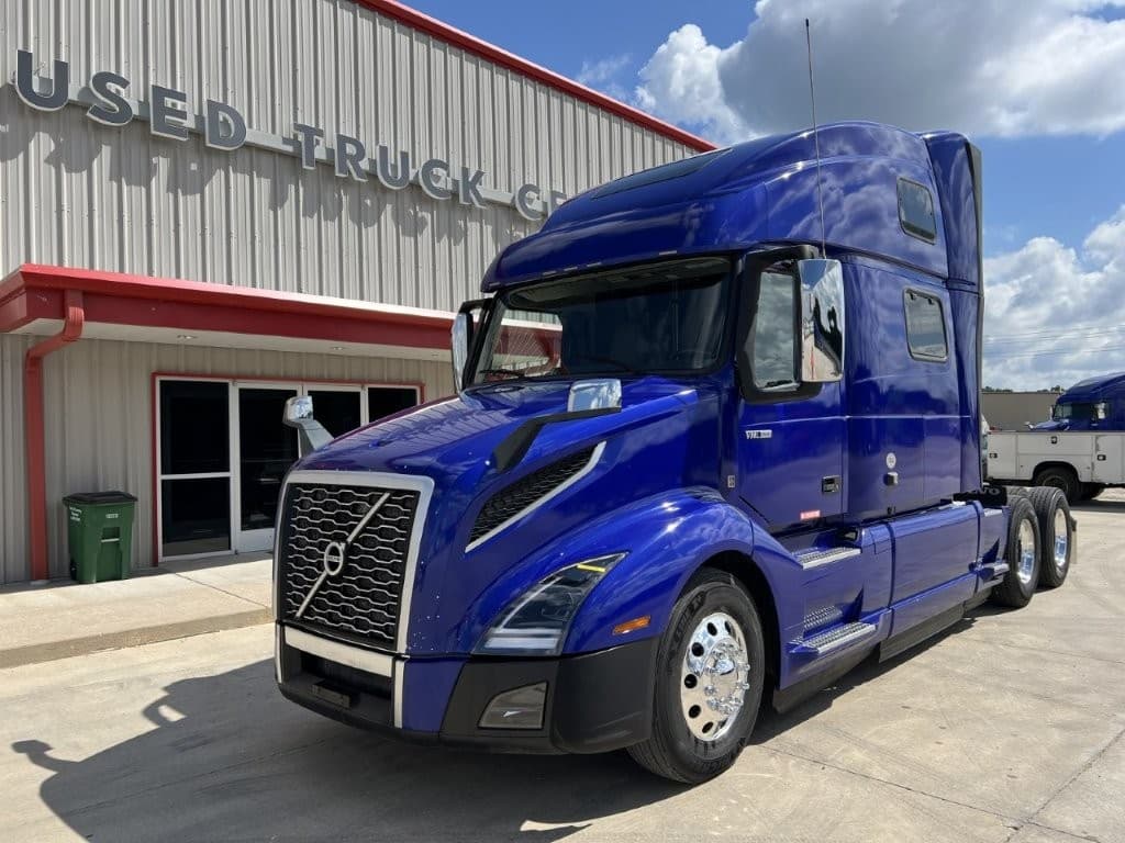 2022 VOLVO VNL64T860