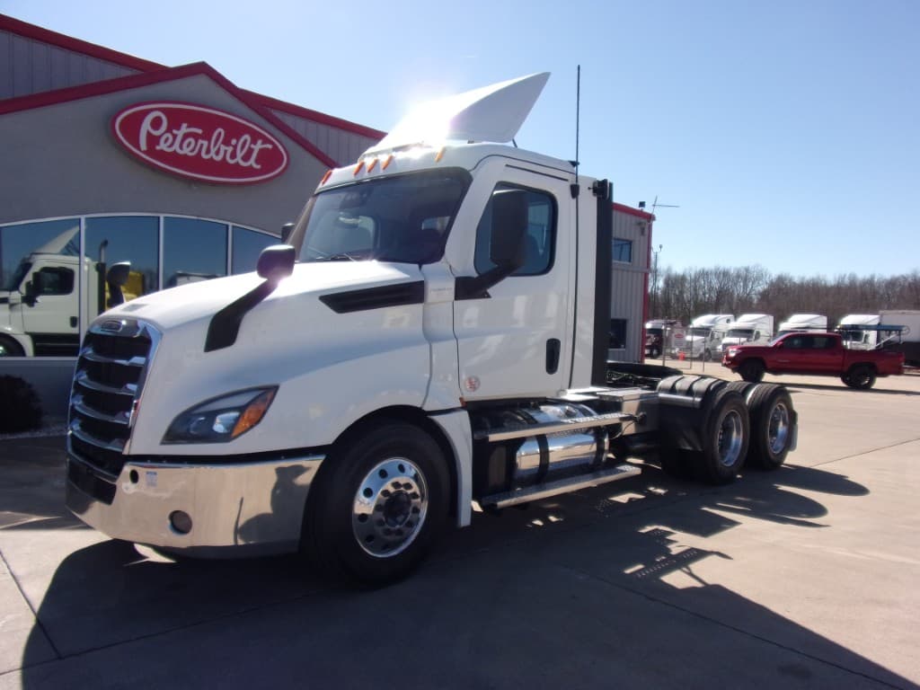 2022 FREIGHTLINER CASCADIA 126