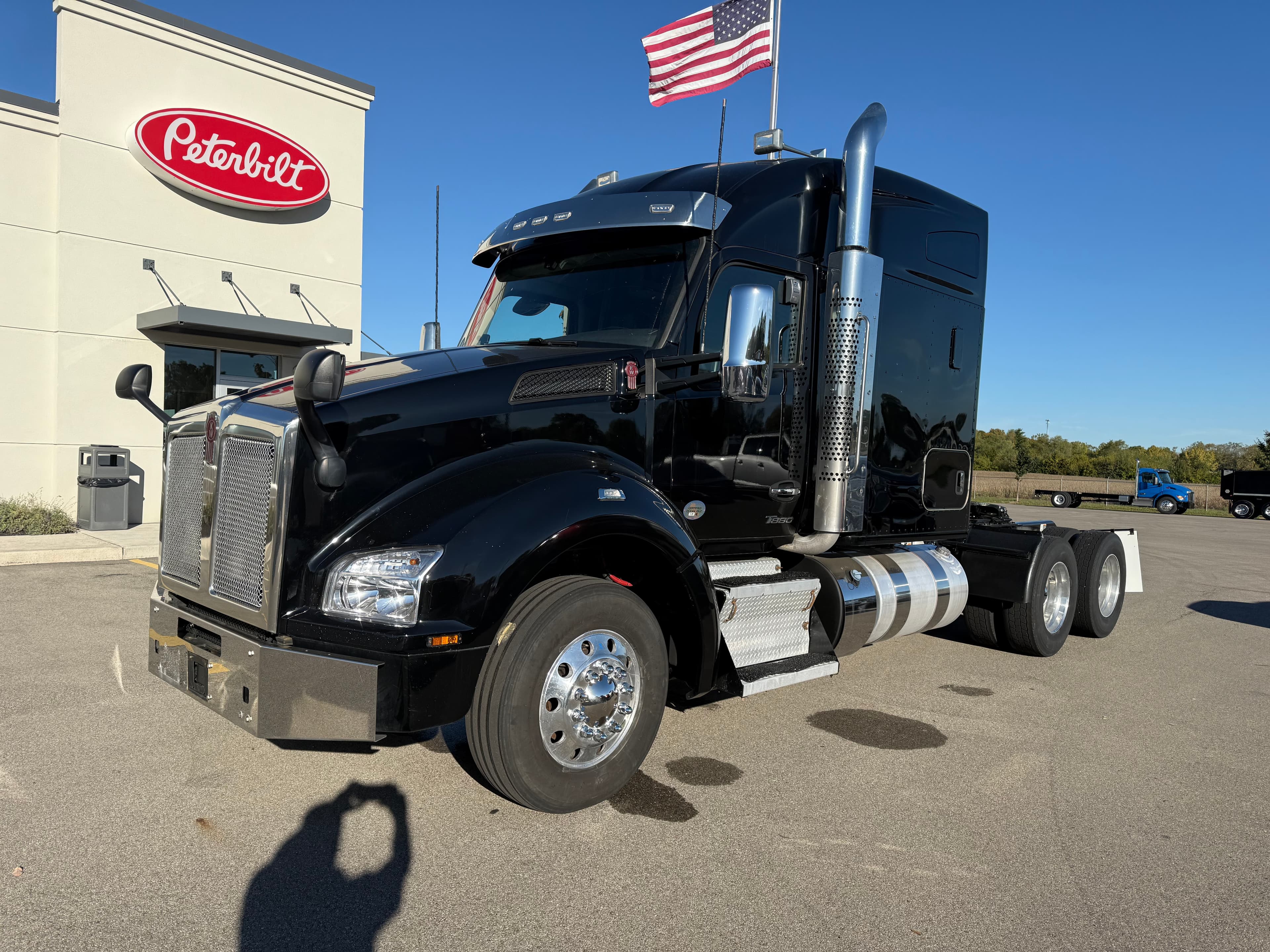 2022 KENWORTH T880