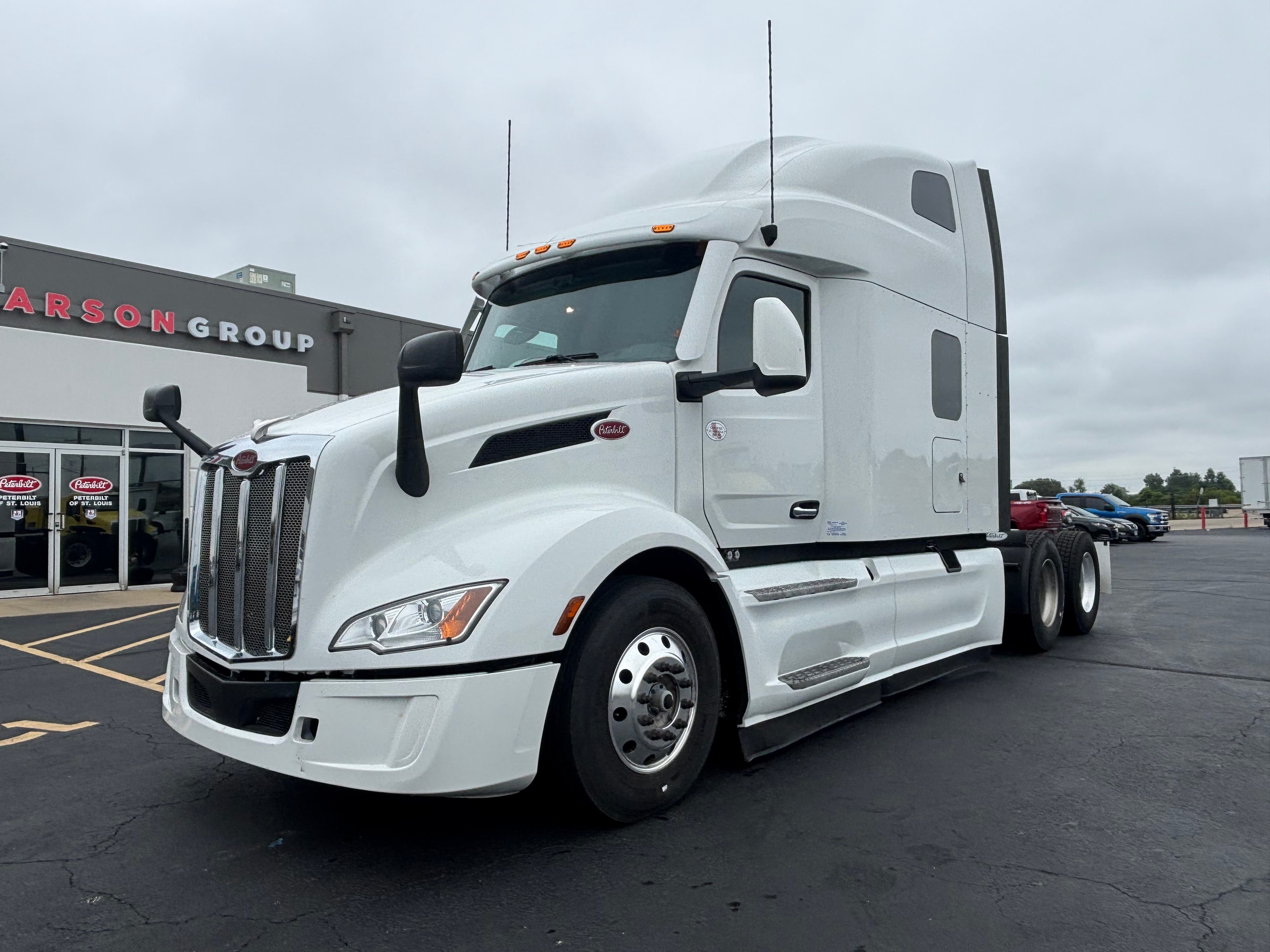 2023 PETERBILT 579