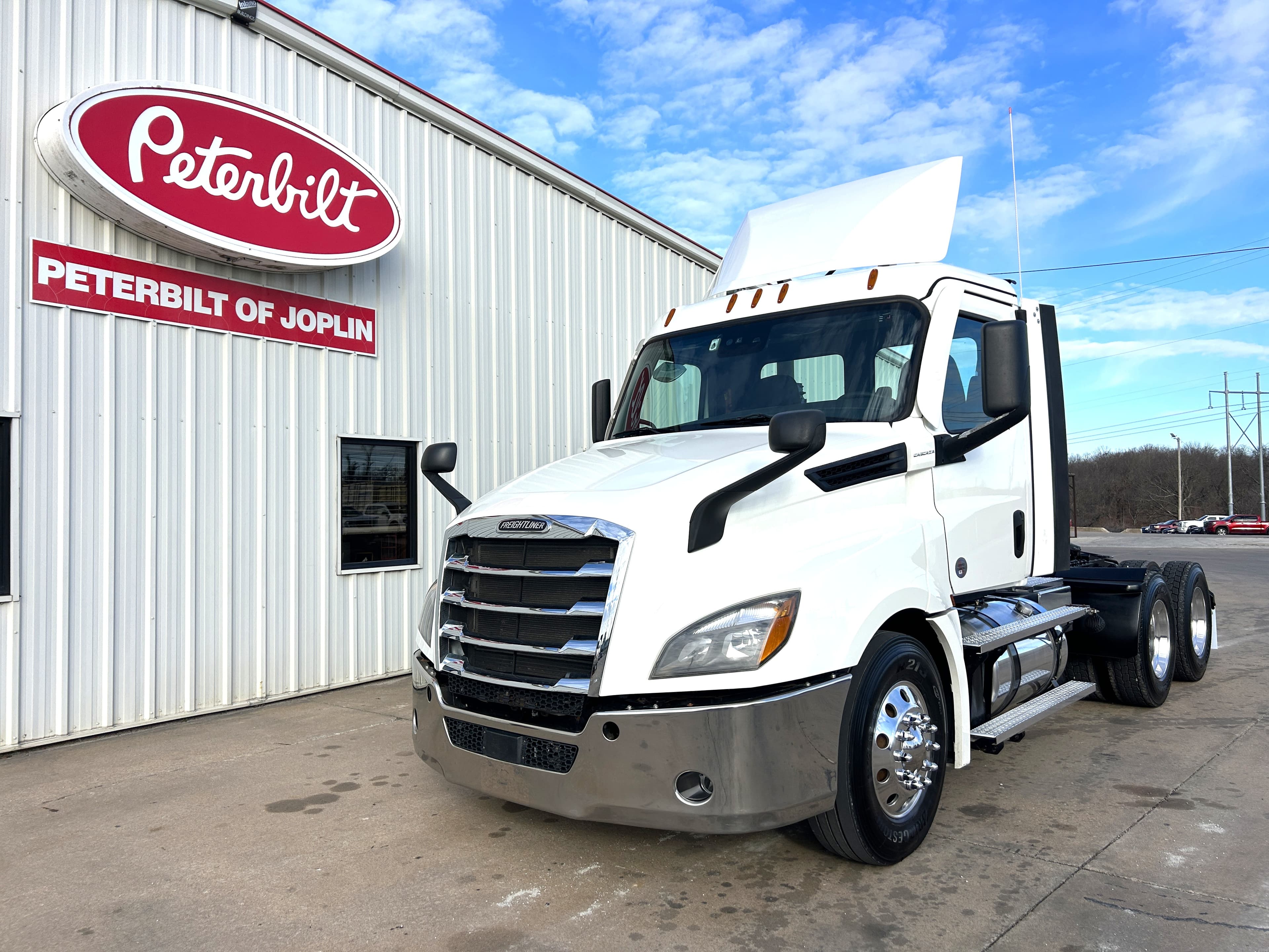 2021 FREIGHTLINER CASCADIA 126