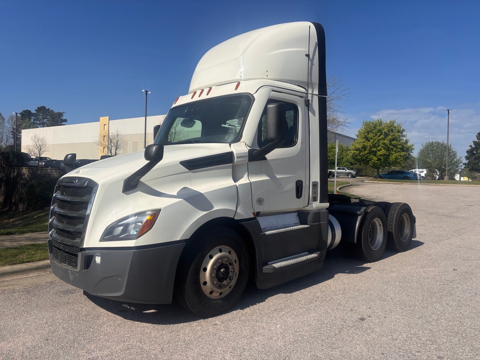 2021 FREIGHTLINER CASCADIA 126