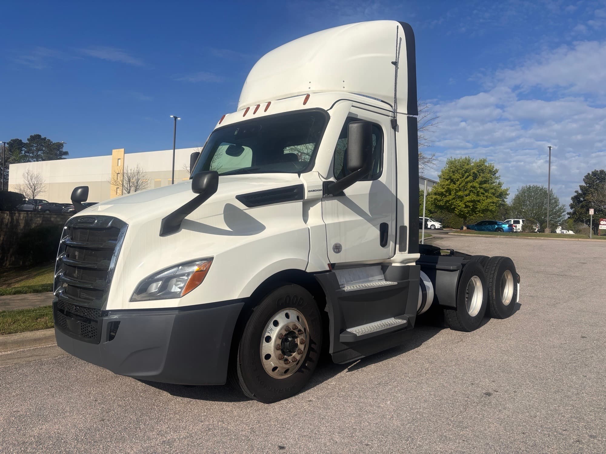 2021 FREIGHTLINER CASCADIA 126