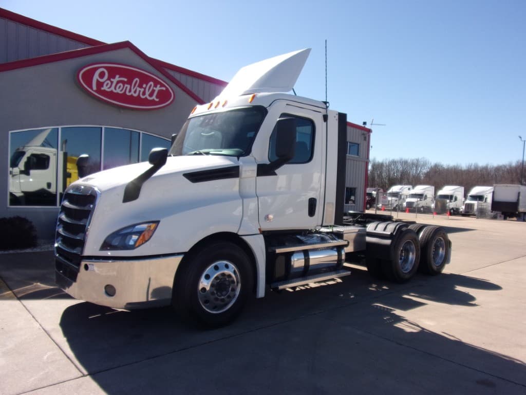 2021 FREIGHTLINER CASCADIA 126