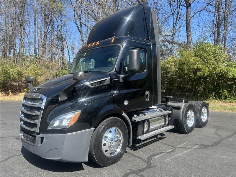 2021 FREIGHTLINER CASCADIA 116
