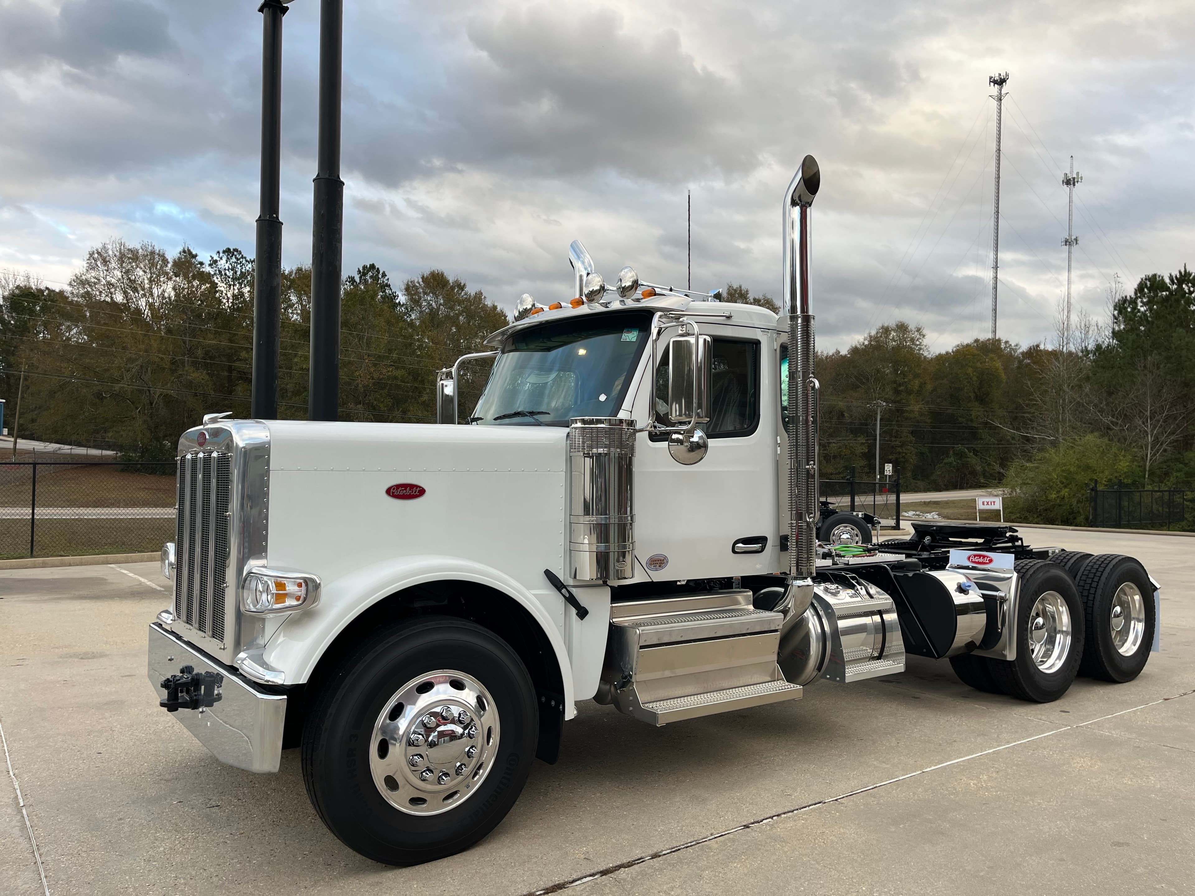 2026 PETERBILT 589