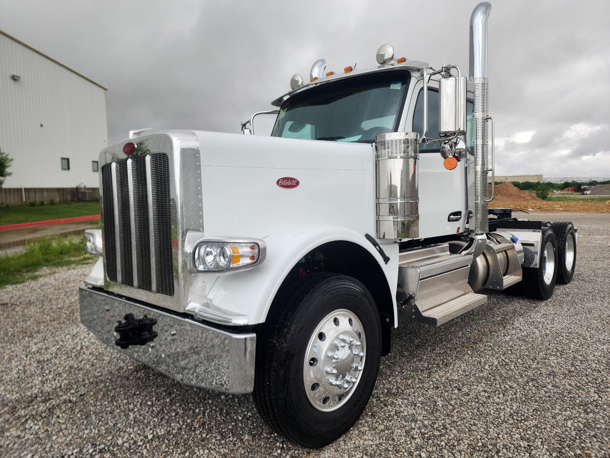 2026 PETERBILT 589