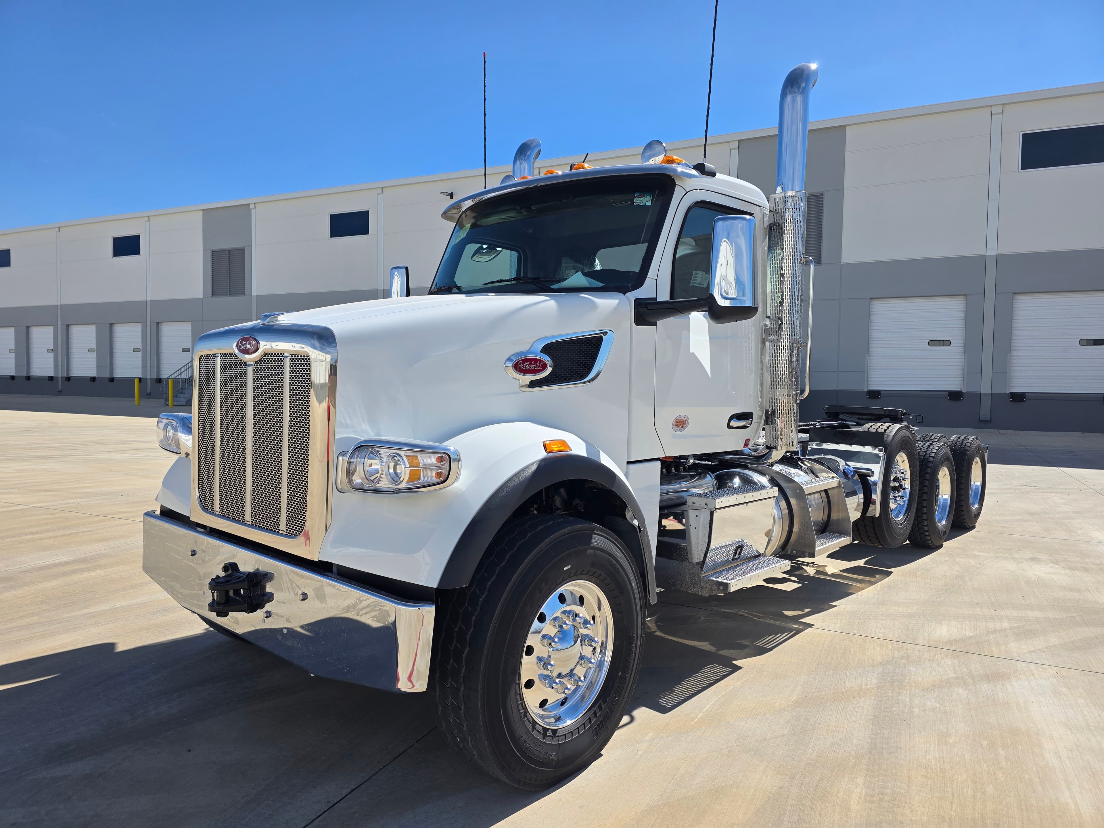 2027 PETERBILT 567