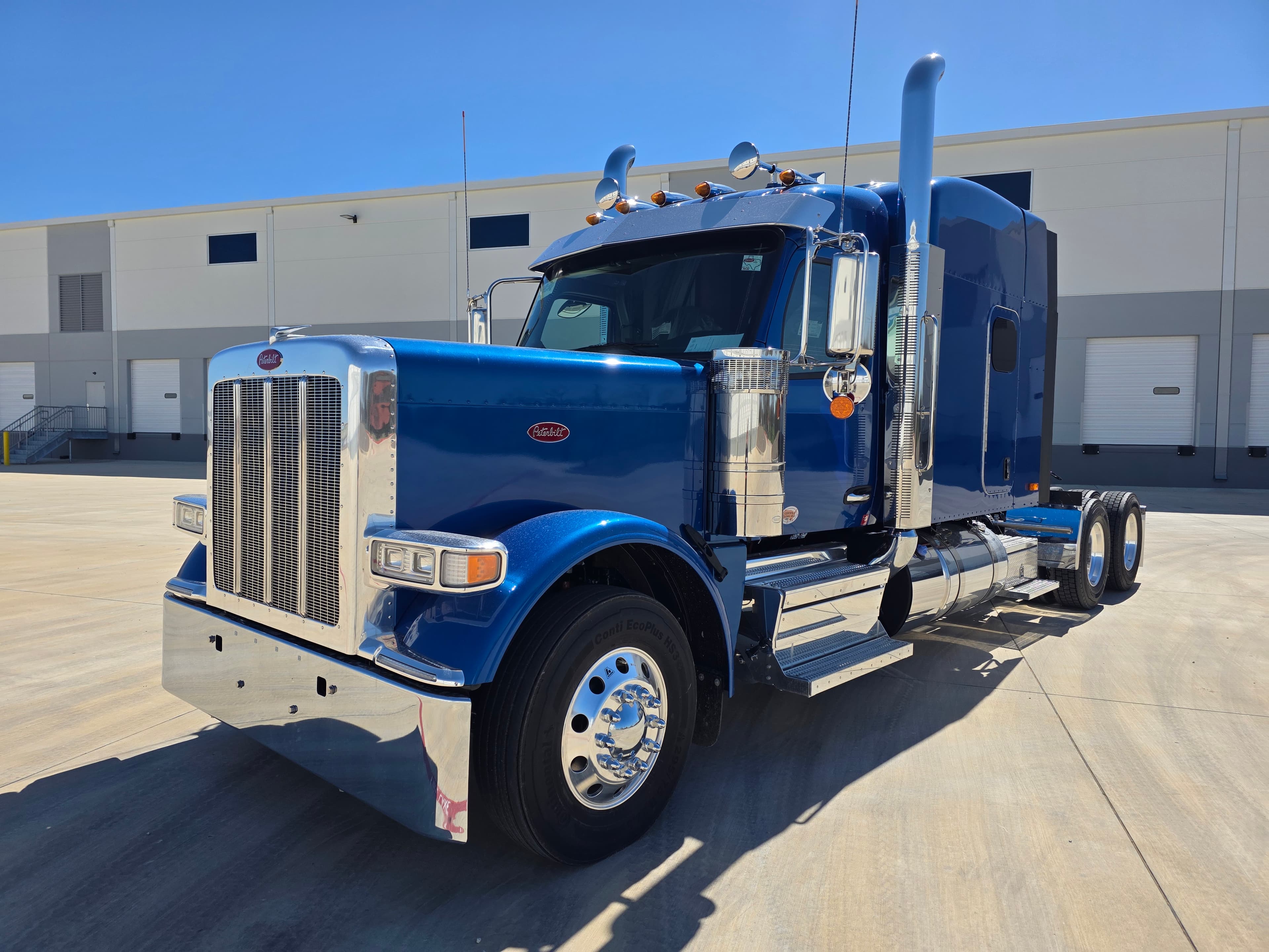 2027 PETERBILT 589