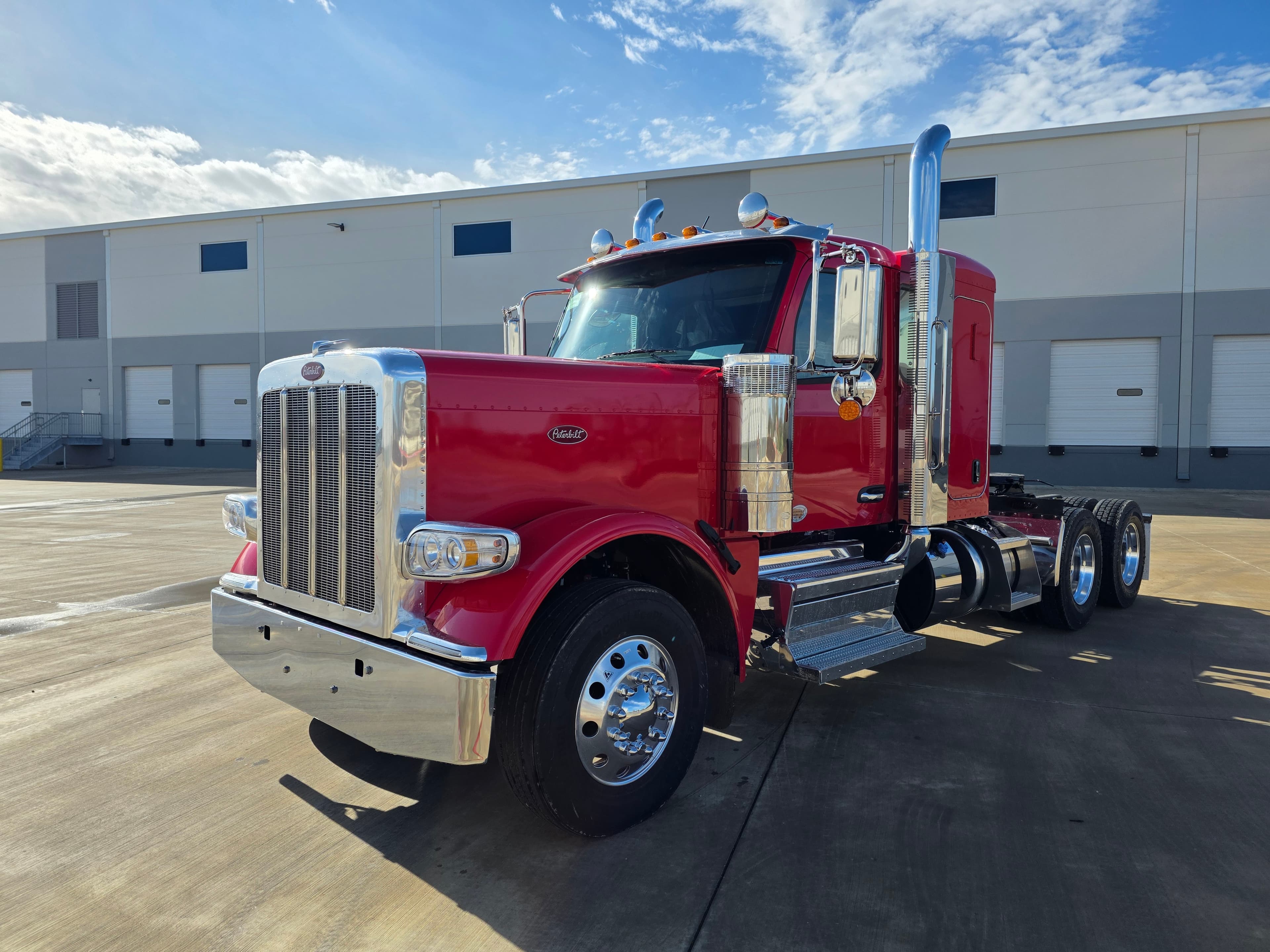 2027 PETERBILT 589