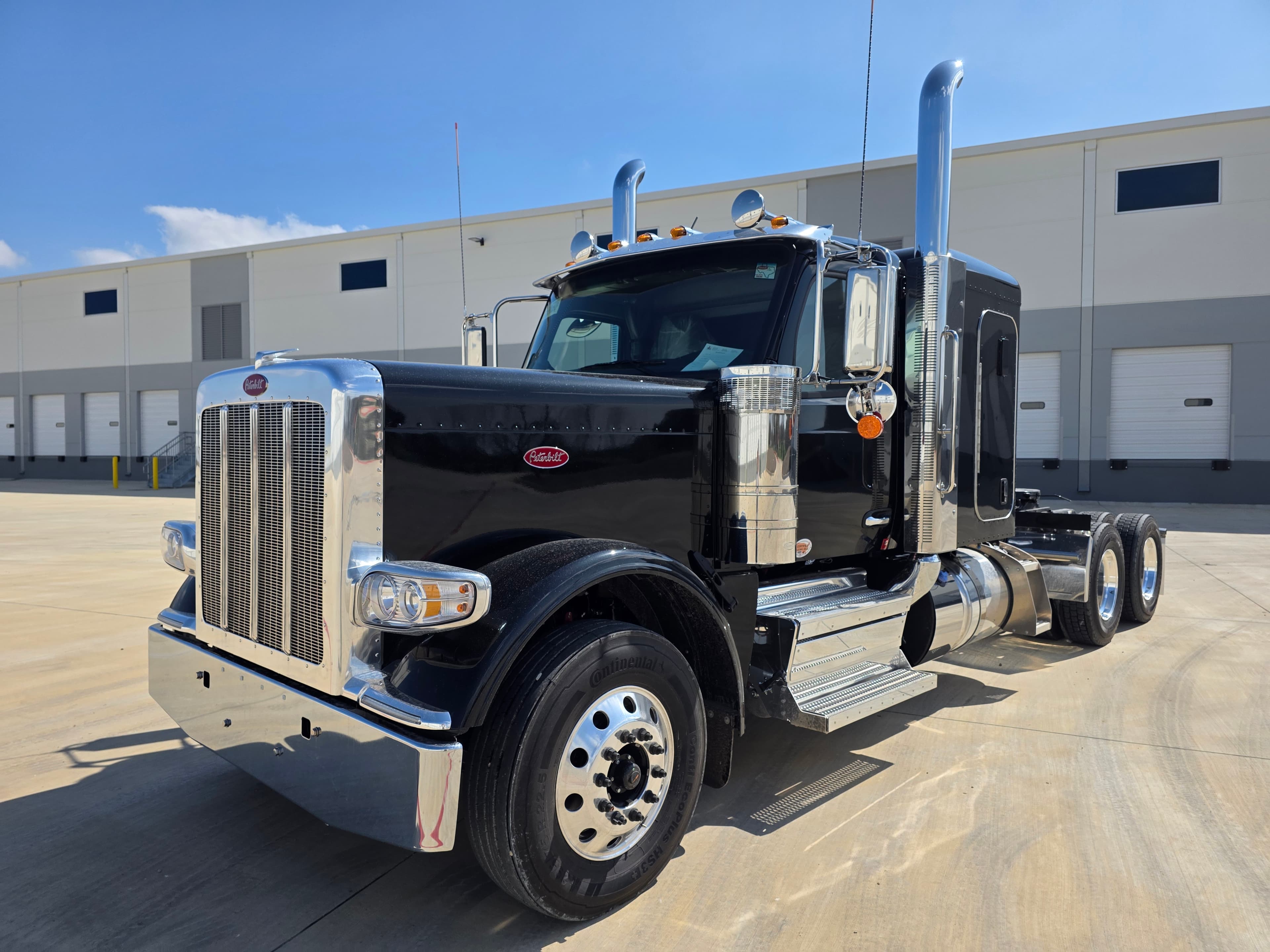 2027 PETERBILT 589