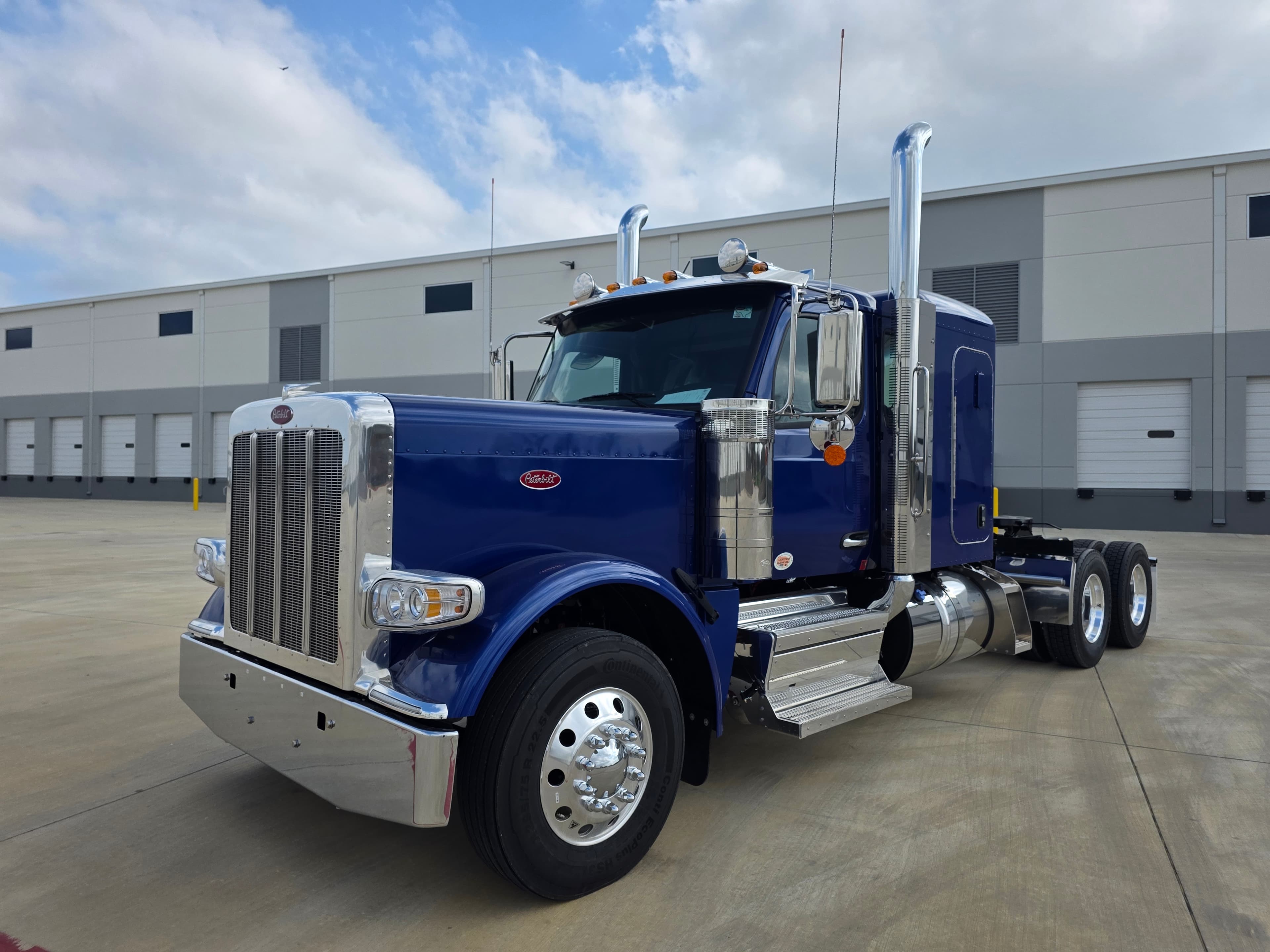 2027 PETERBILT 589