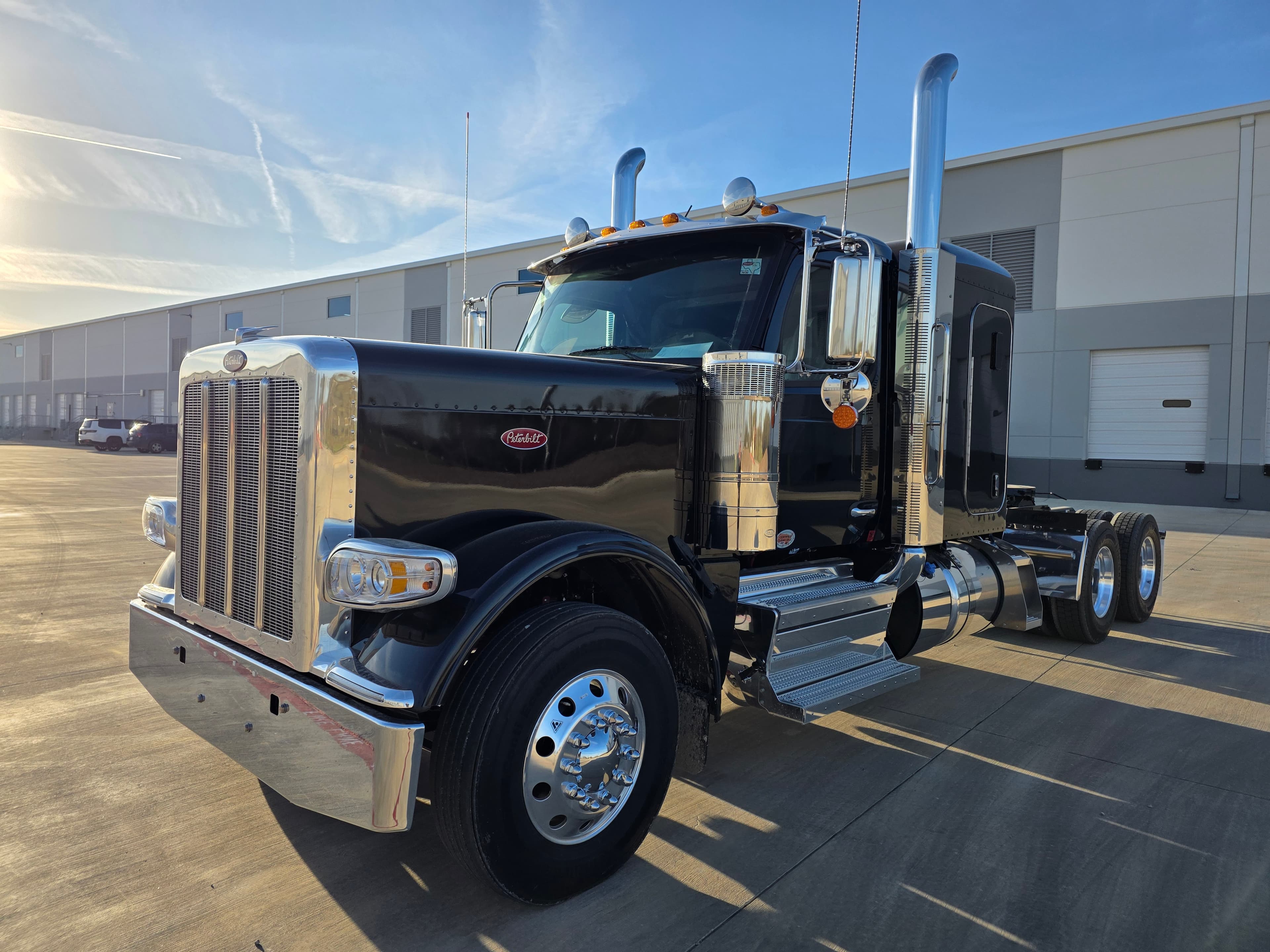 2027 PETERBILT 589
