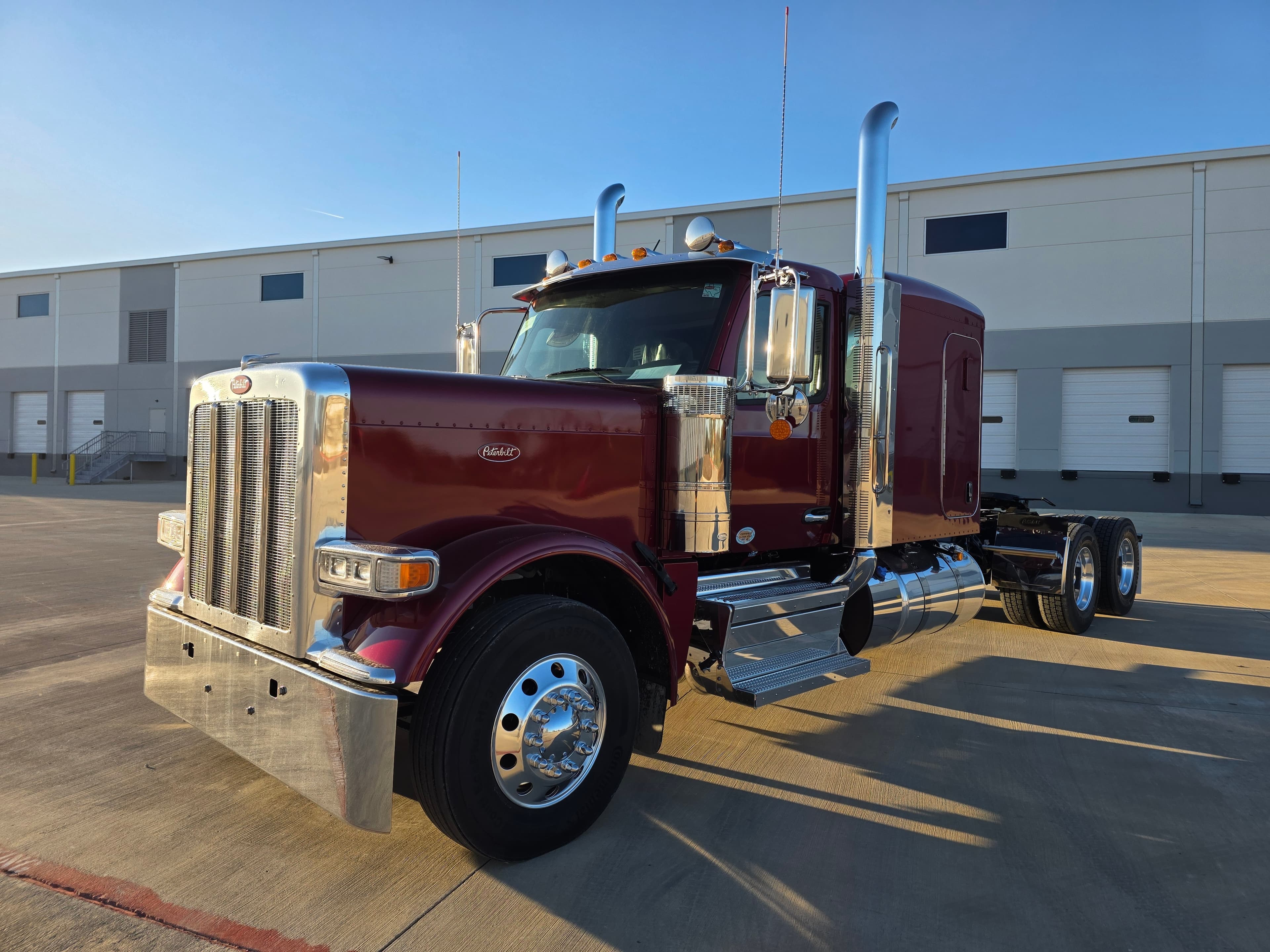 2027 PETERBILT 589