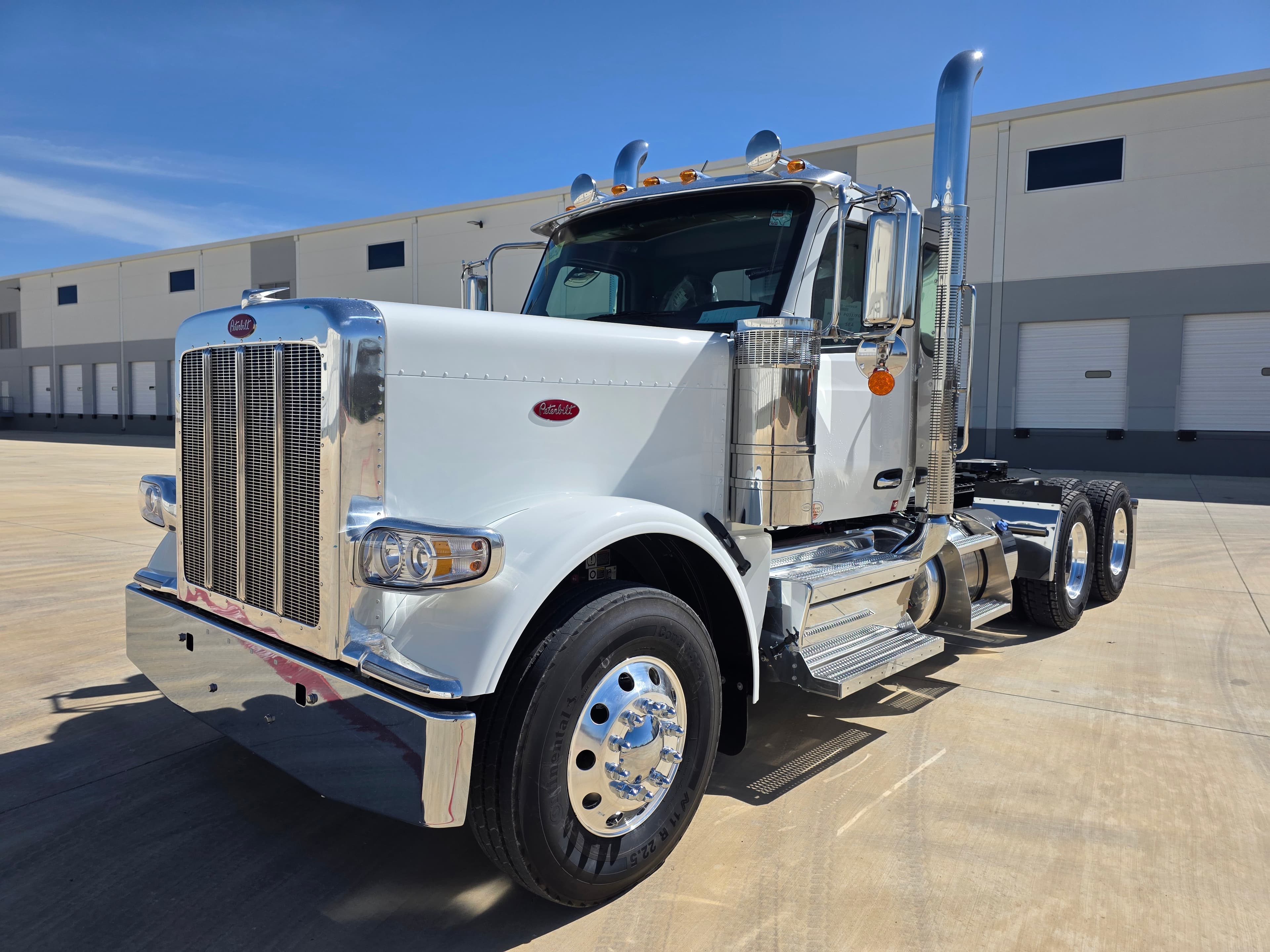 2027 PETERBILT 589