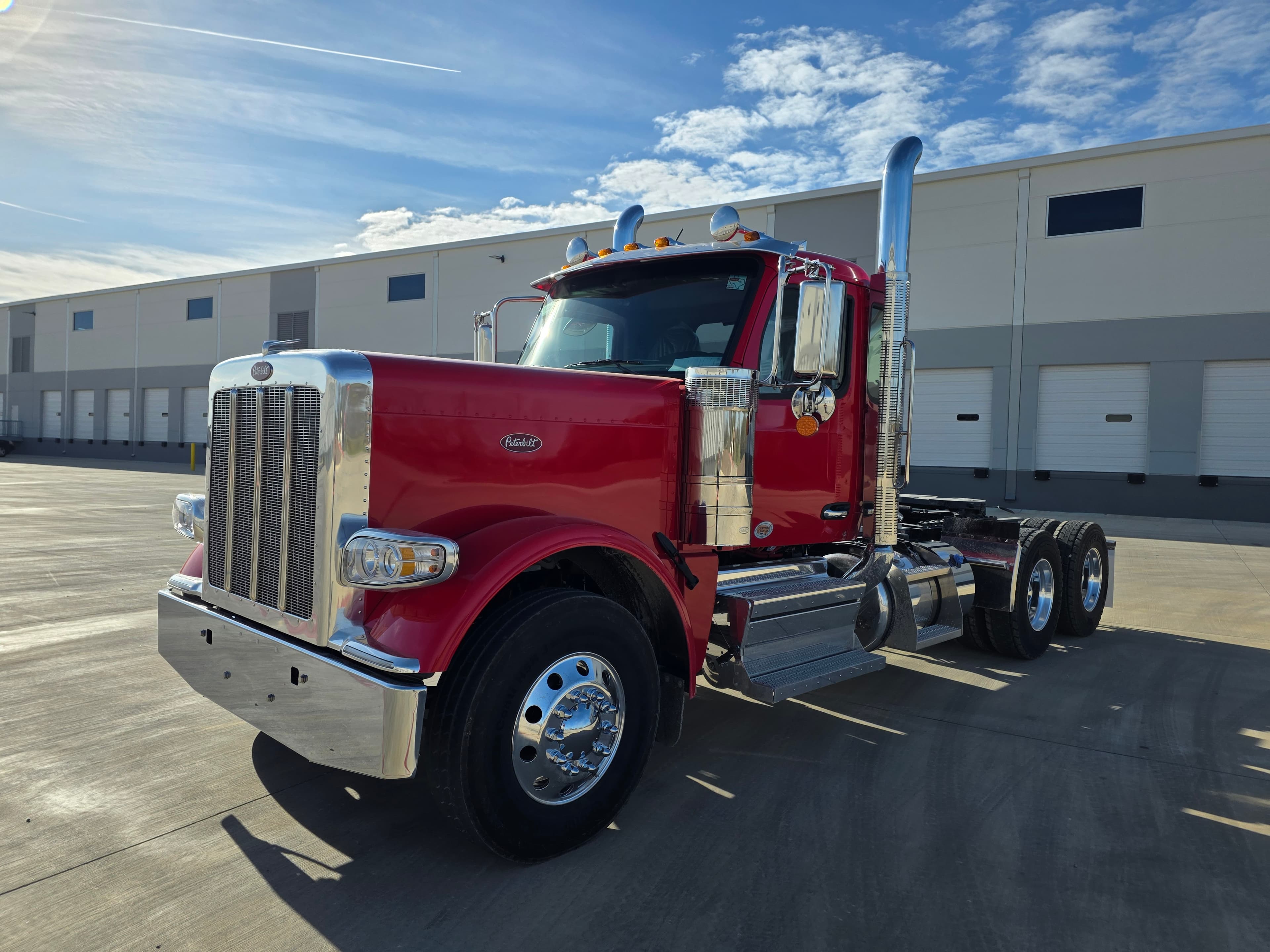 2027 PETERBILT 589