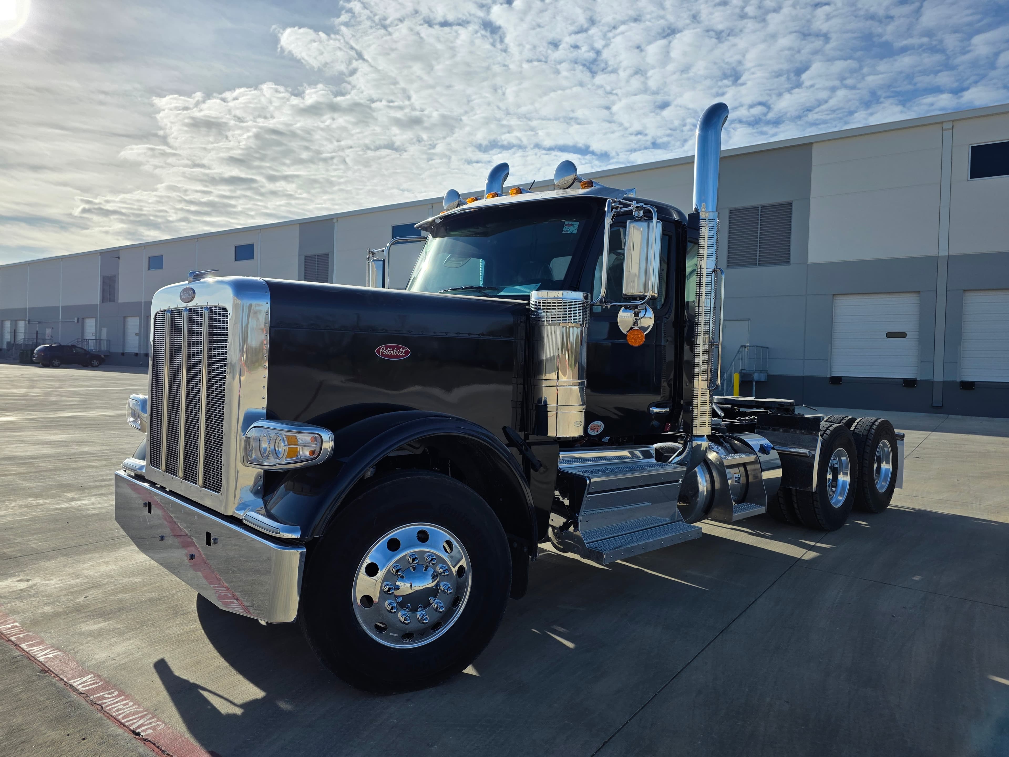 2027 PETERBILT 589