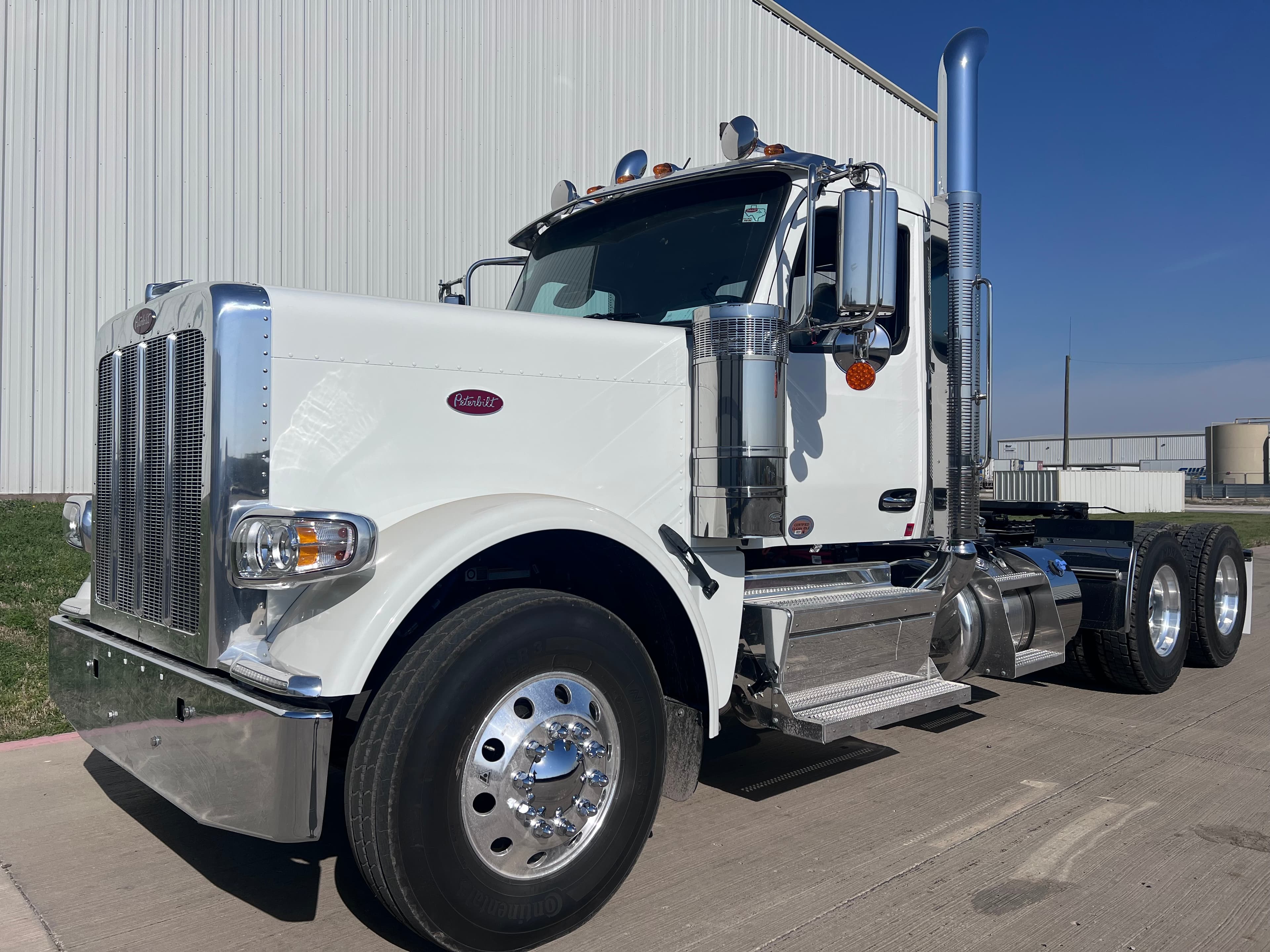 2027 PETERBILT 589