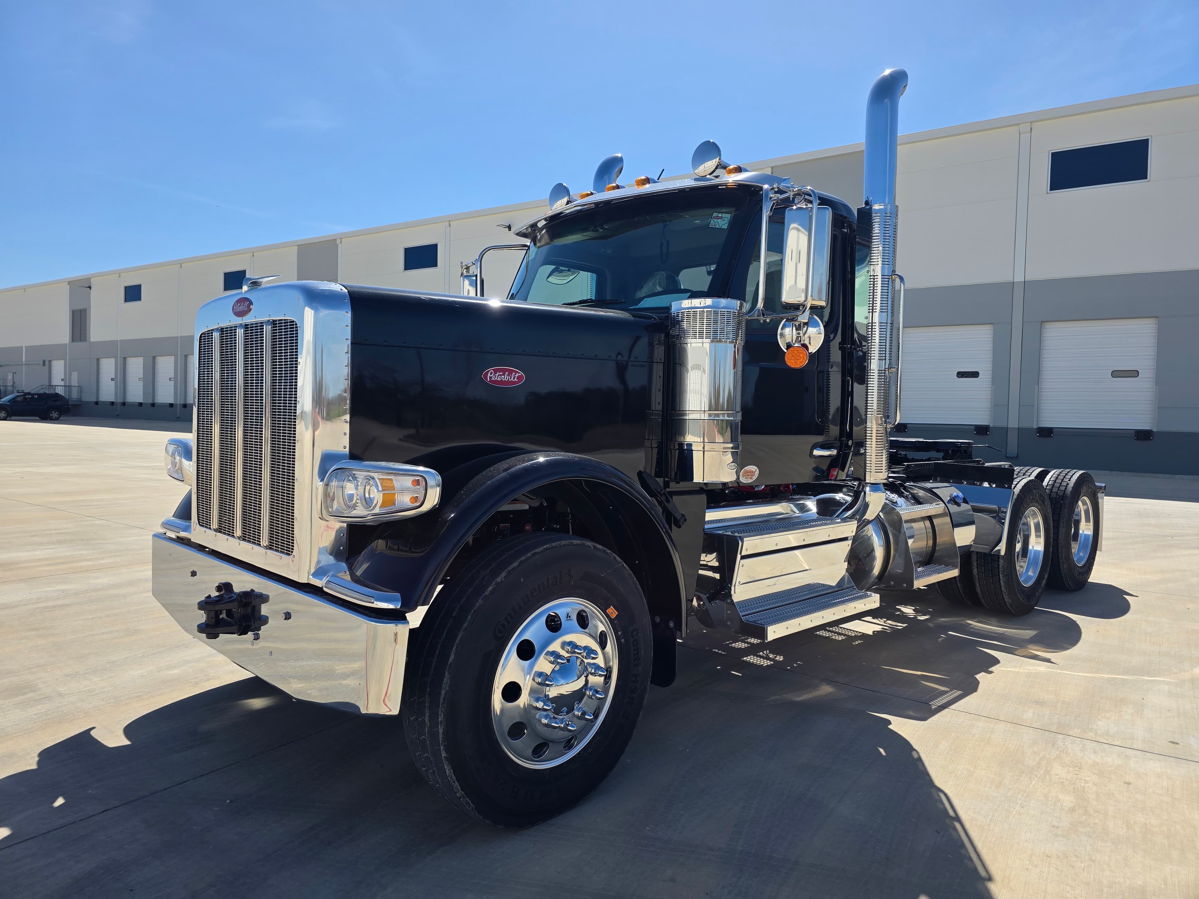 2027 PETERBILT 589