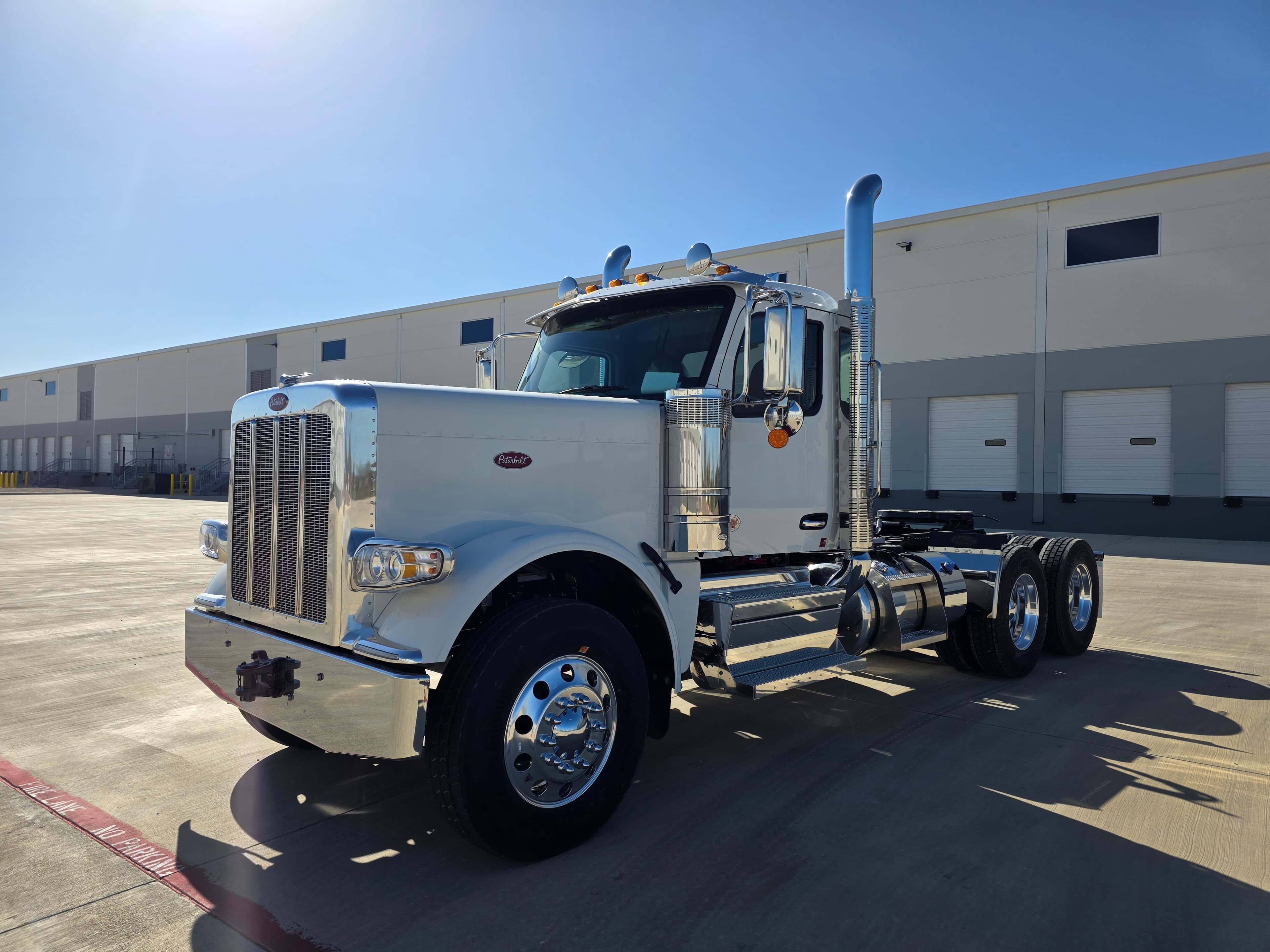 2027 PETERBILT 589